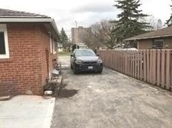 92 Silverstone Dr