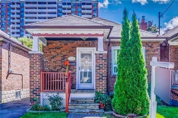 221 Livingstone Ave