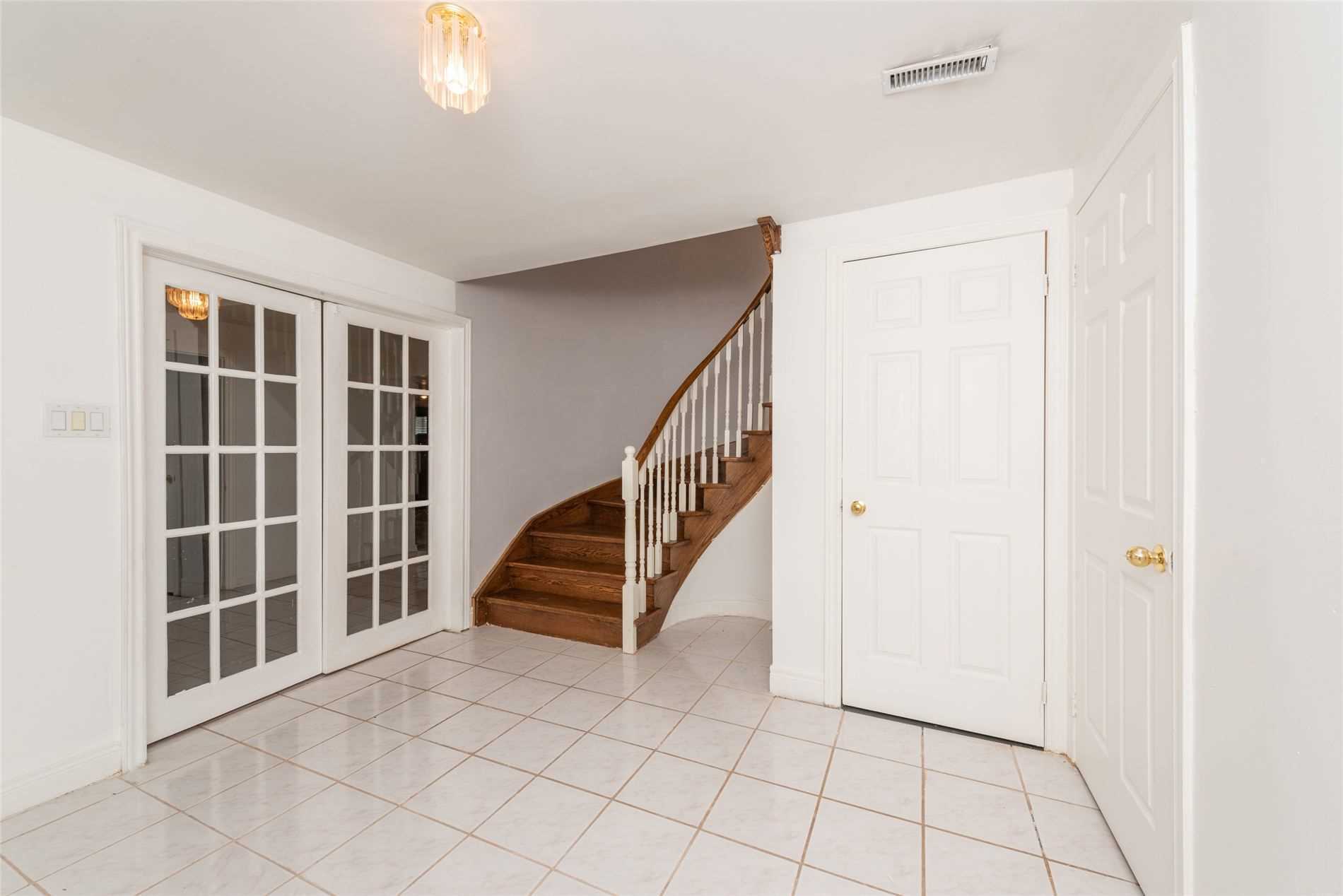 Listing W6005975 - Large Photo # 19