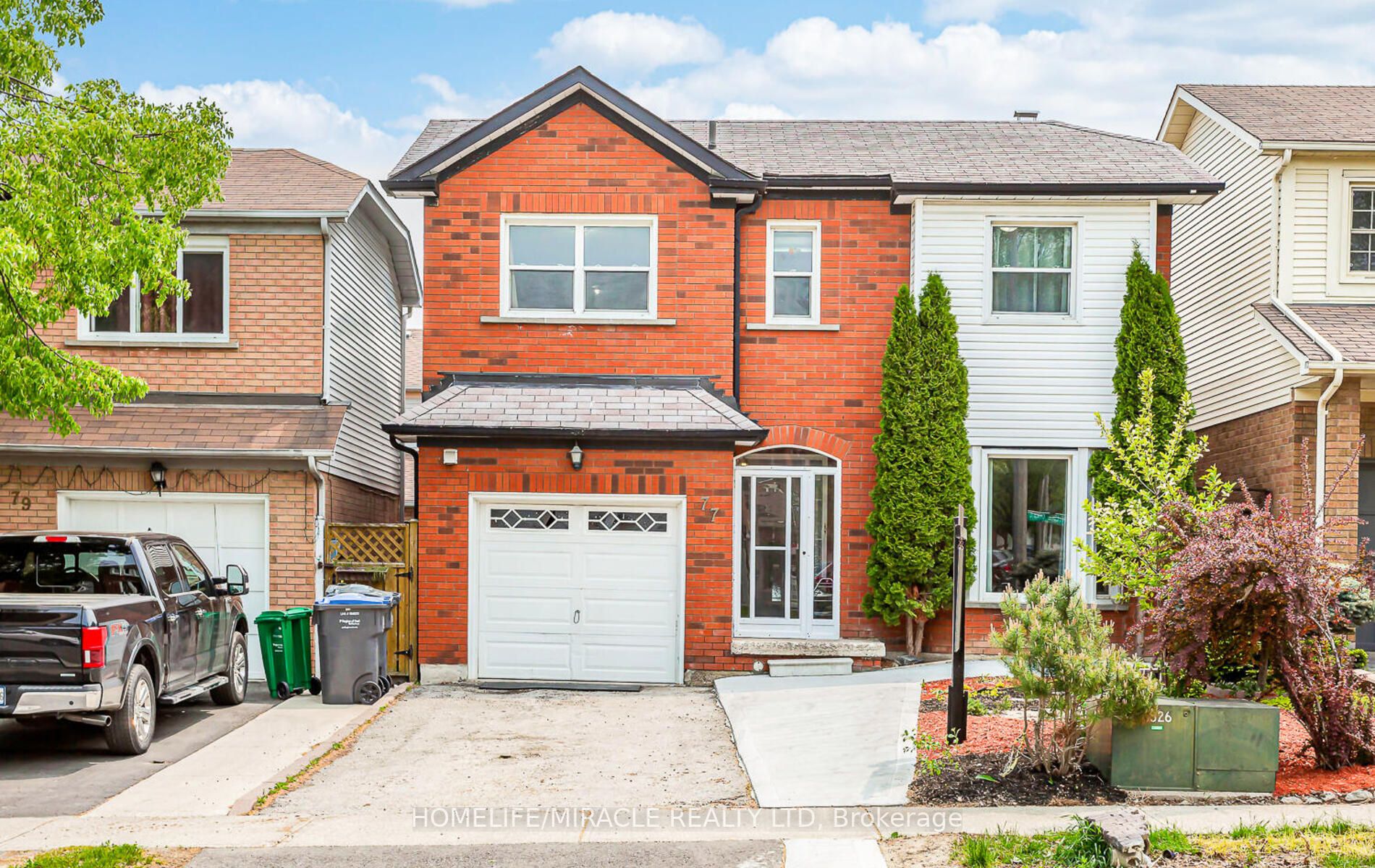 77 Stoneledge Circ N