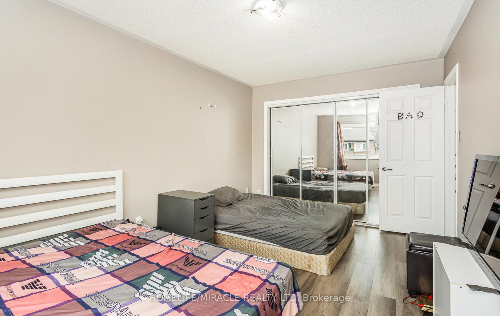 77 Stoneledge Circ N
