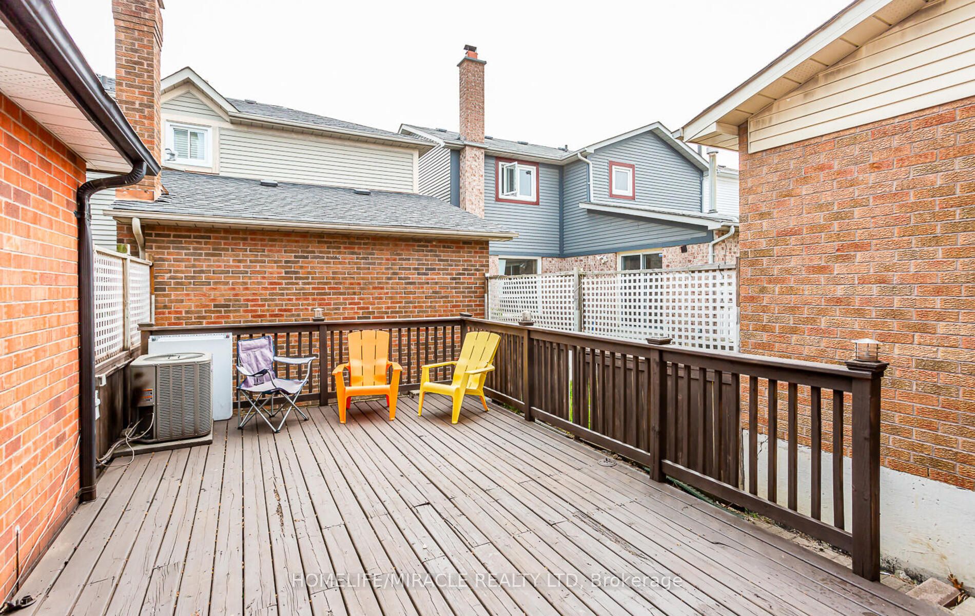 77 Stoneledge Circ N