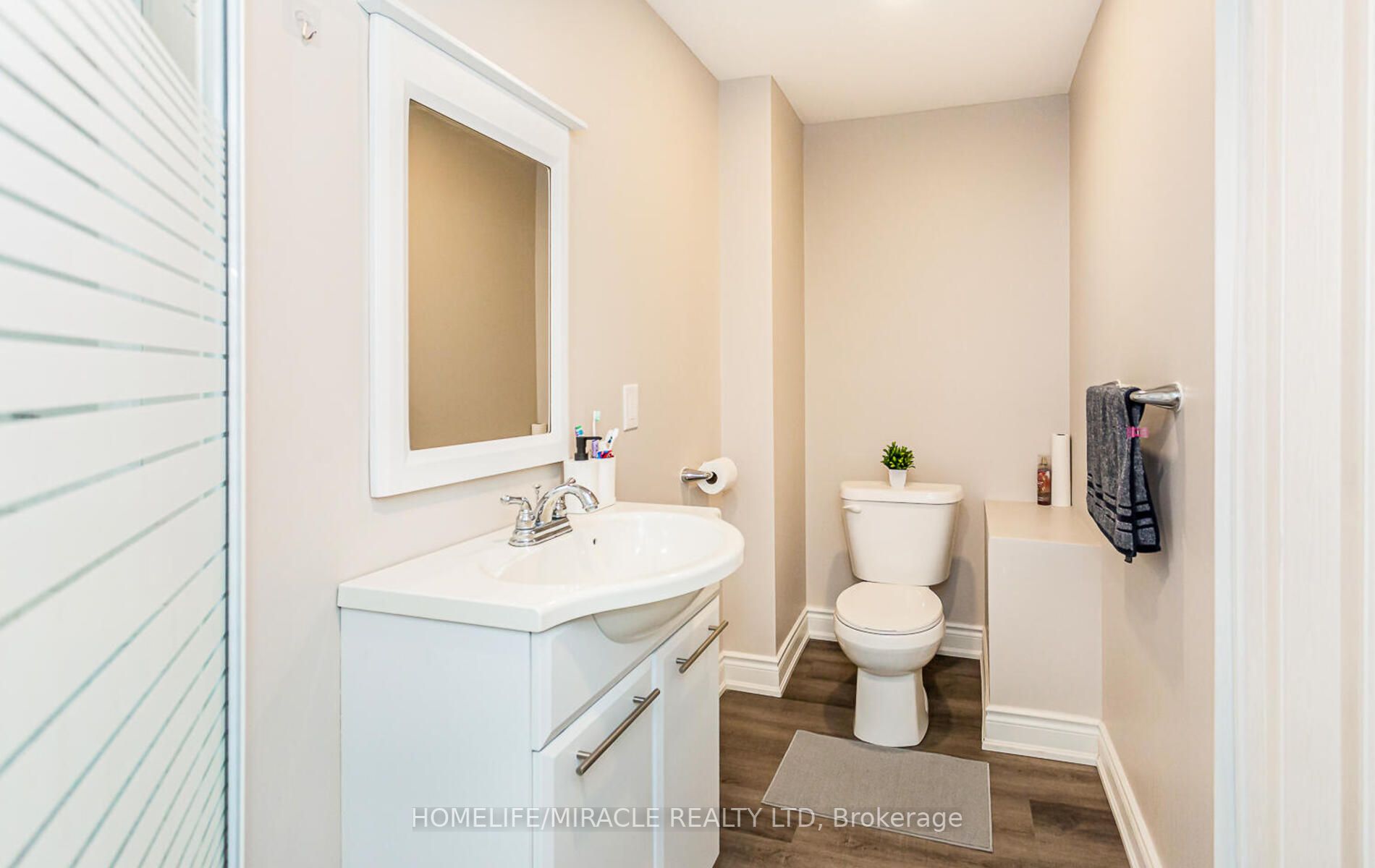 77 Stoneledge Circ N