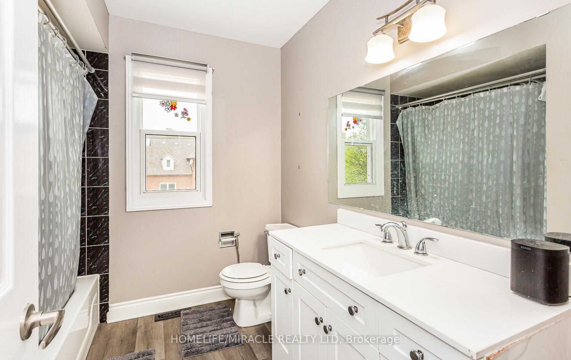 77 Stoneledge Circ N