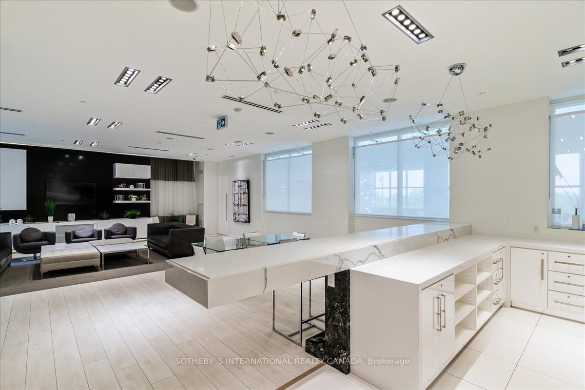 110 Marine Parade Dr, #908