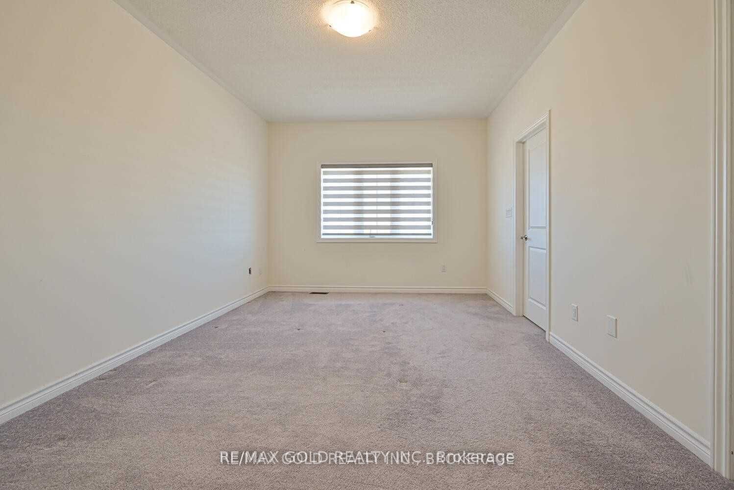 13 Eberly Woods Dr
