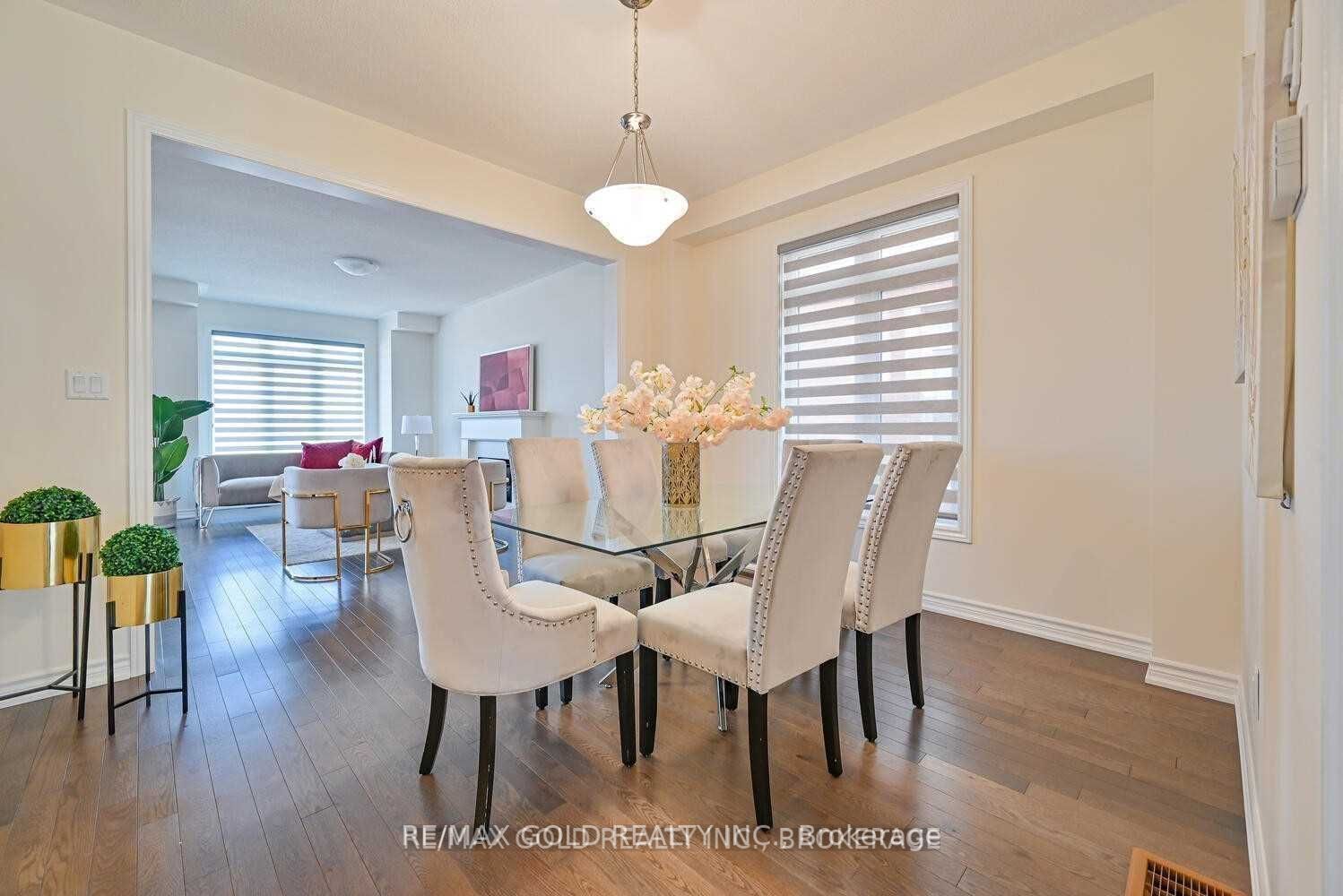13 Eberly Woods Dr