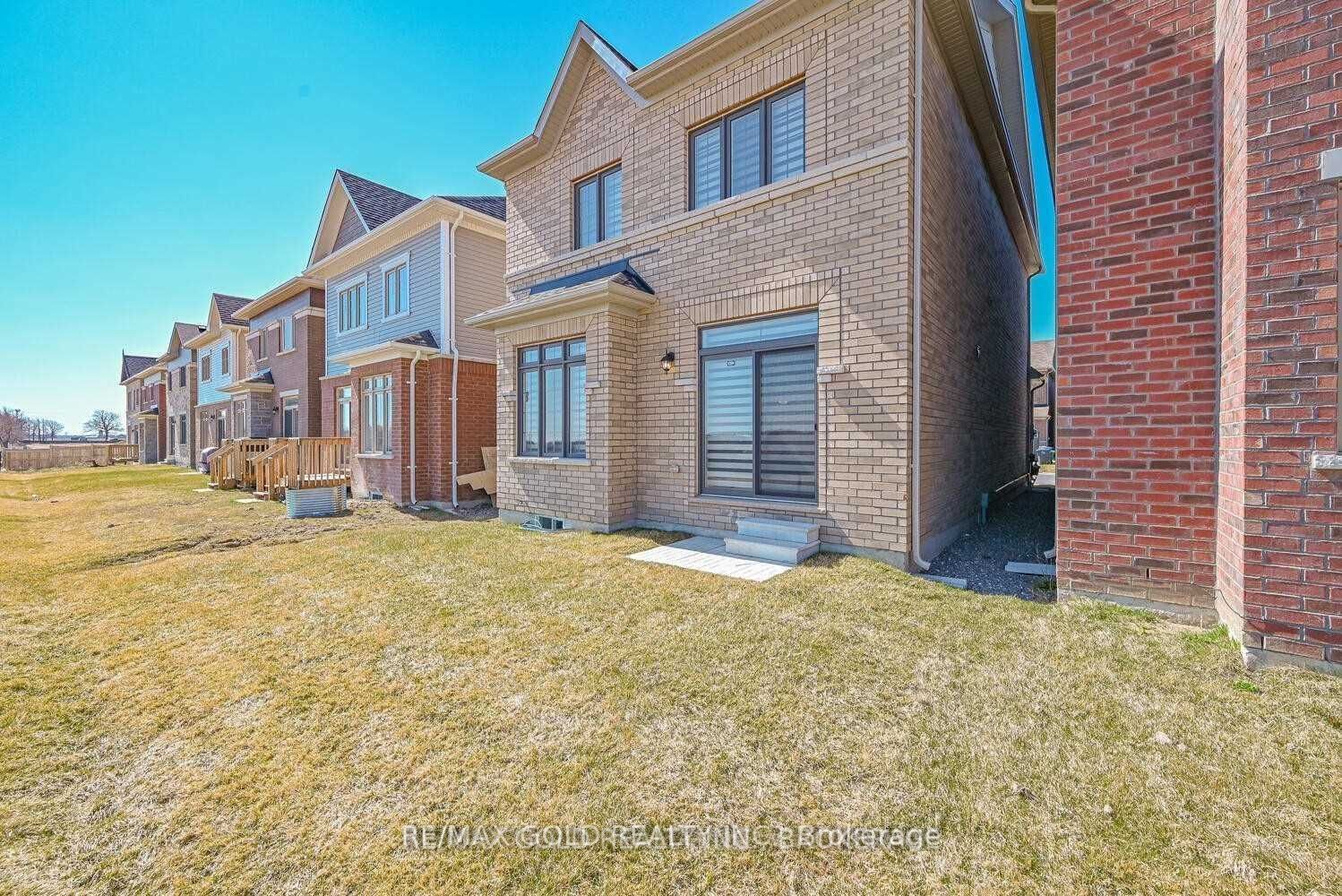 13 Eberly Woods Dr