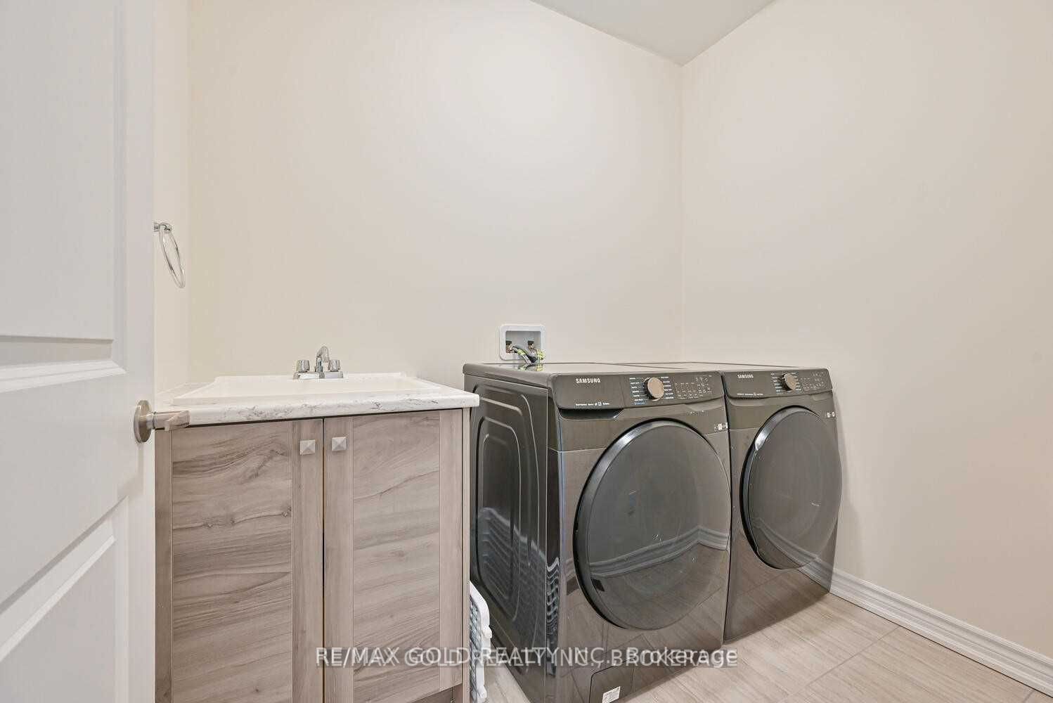 13 Eberly Woods Dr