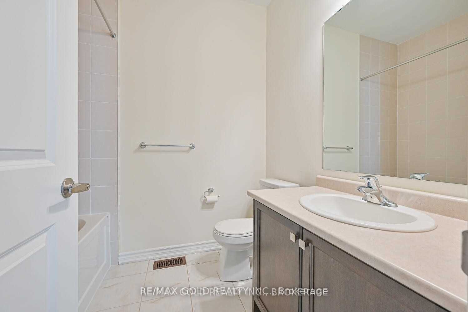 13 Eberly Woods Dr