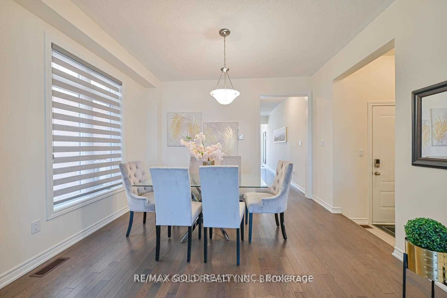 13 Eberly Woods Dr