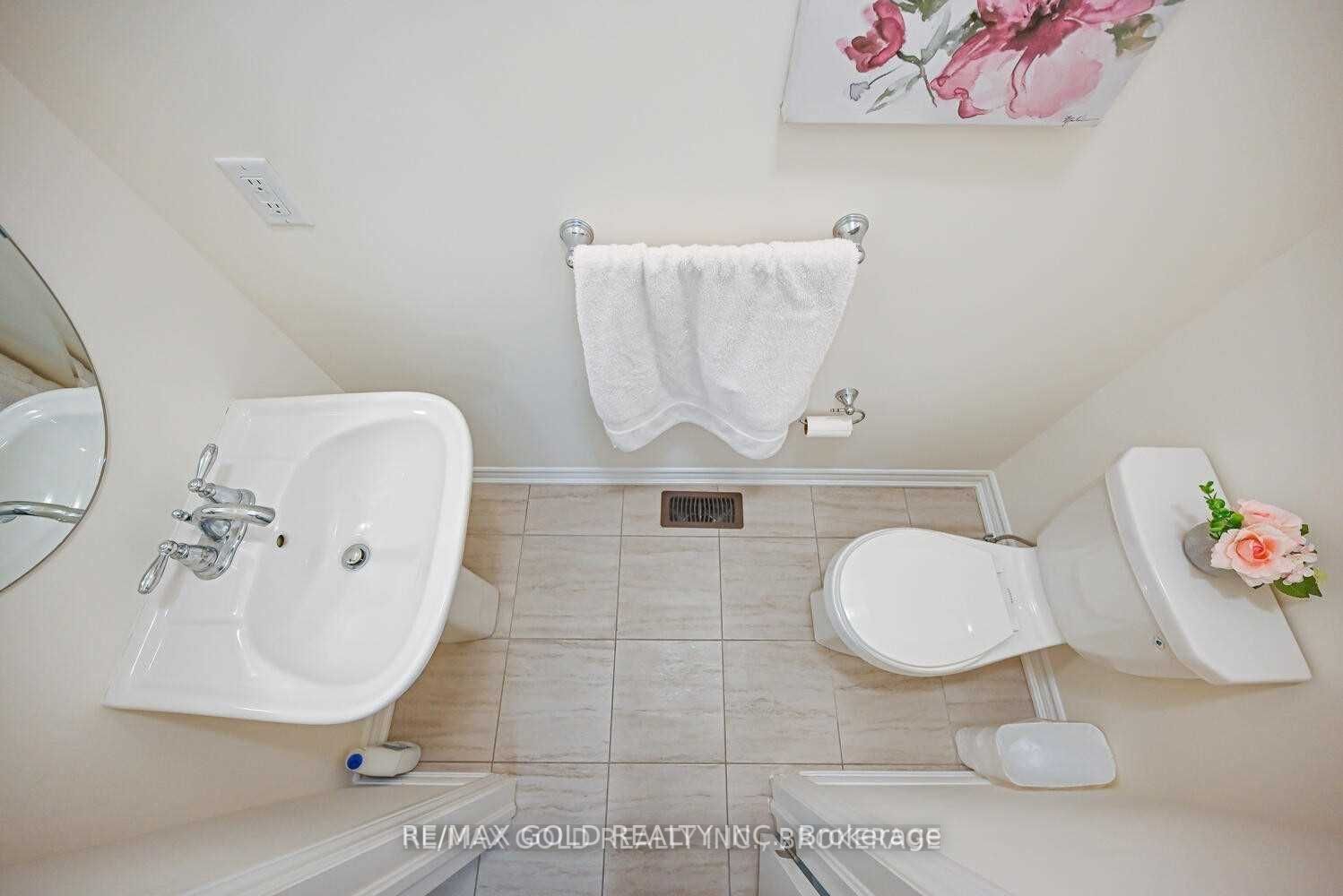 13 Eberly Woods Dr