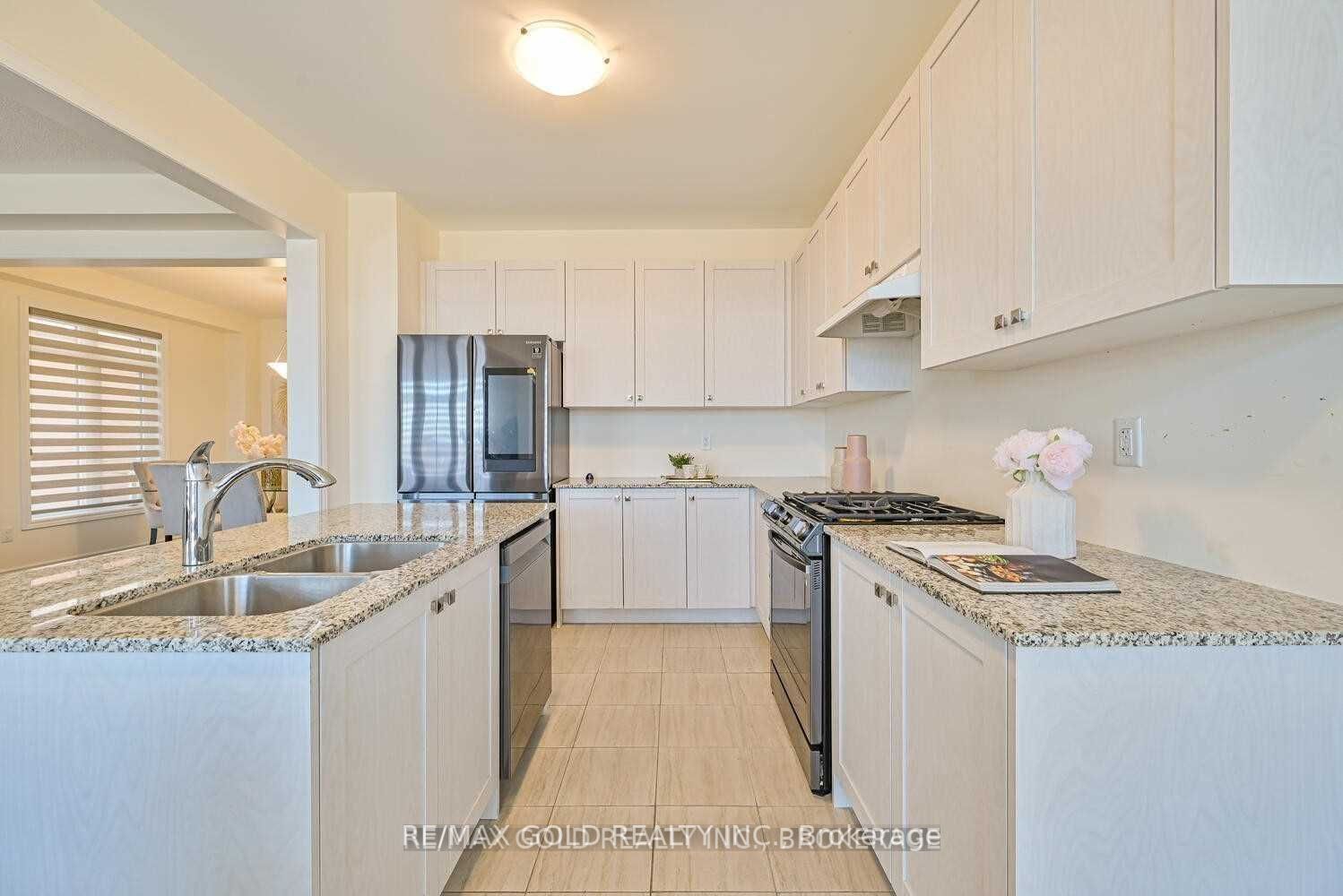 13 Eberly Woods Dr