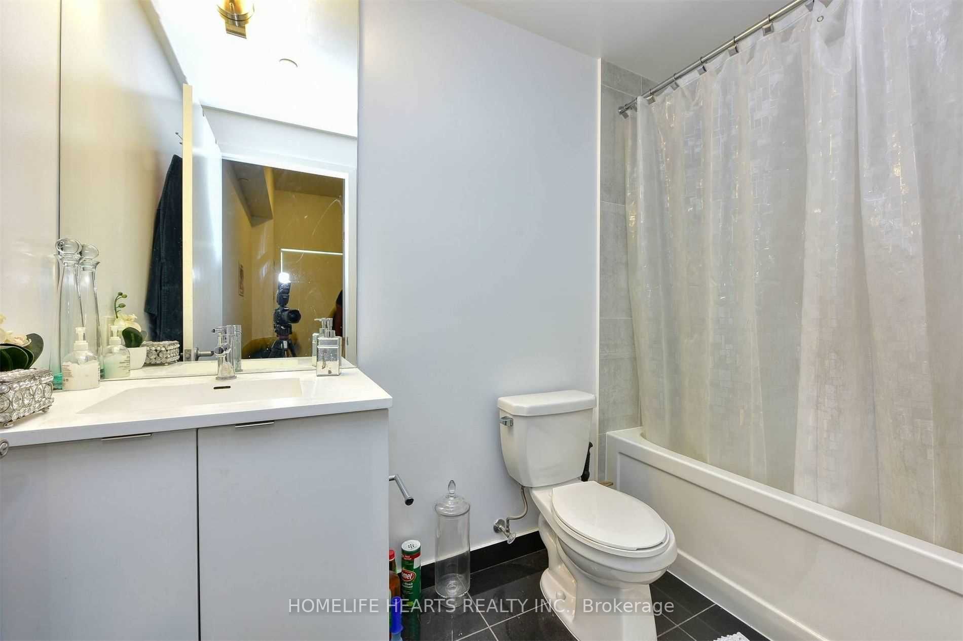 2560 Eglinton Ave W, #502