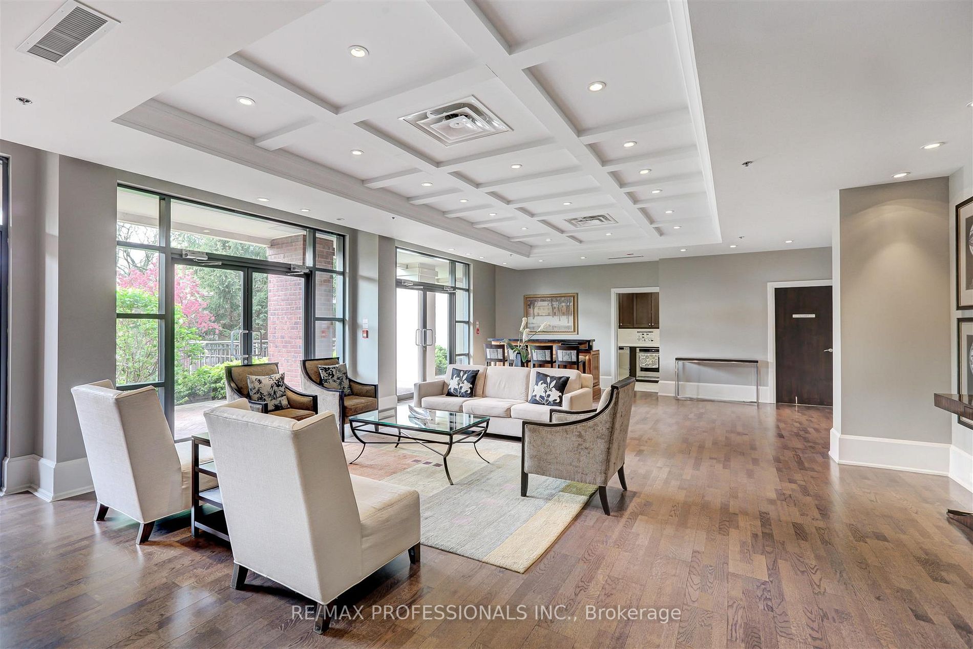 2855 Bloor St W, #621
