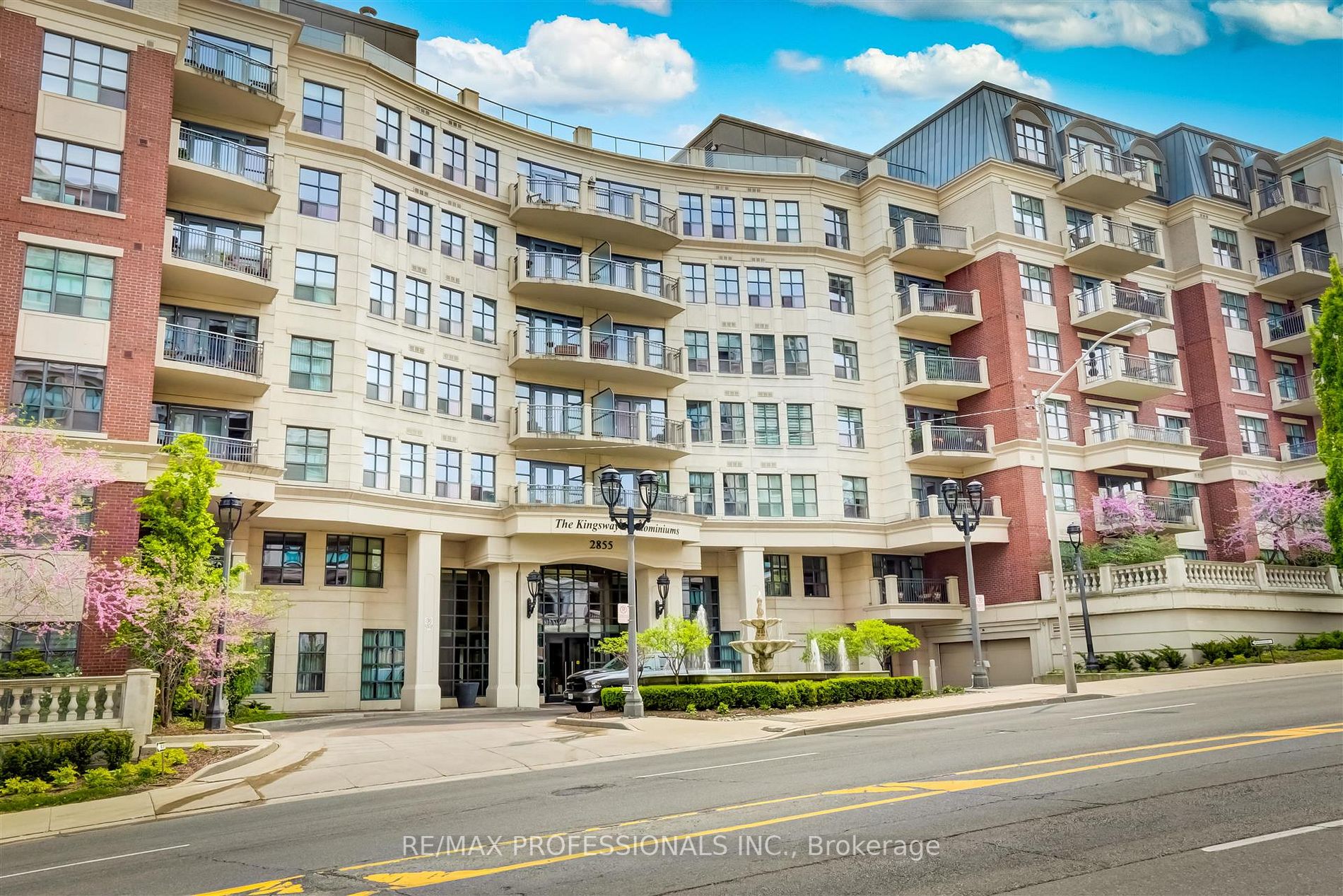 2855 Bloor St W, #621