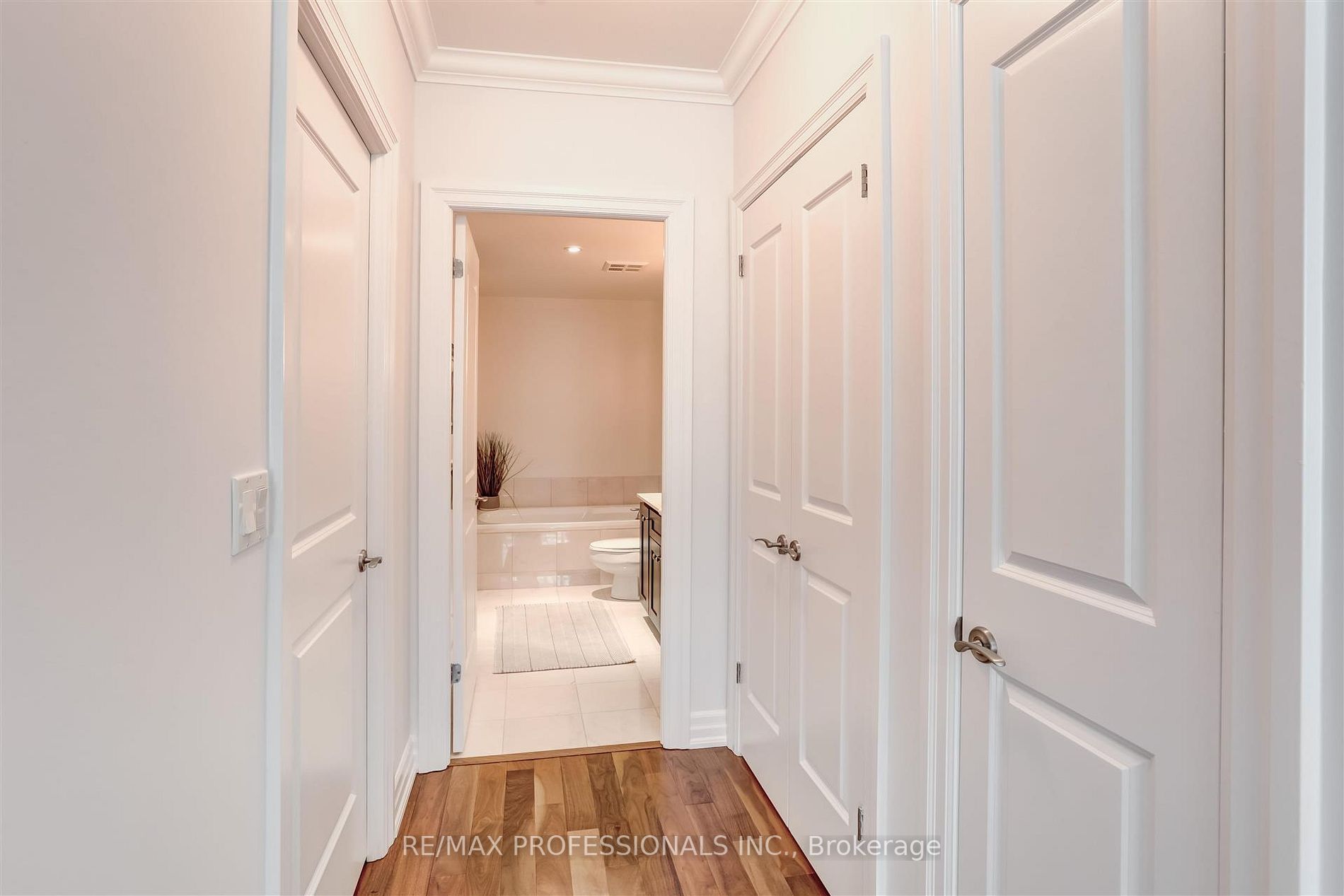 2855 Bloor St W, #621