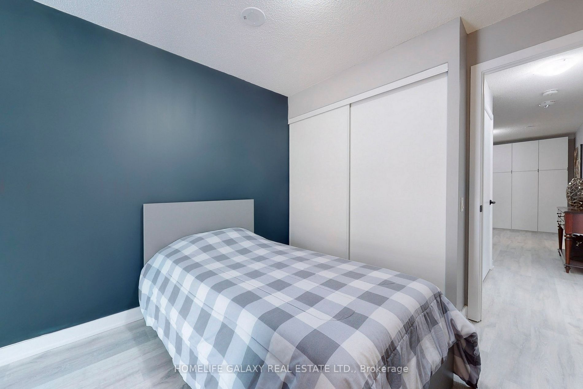 251 Manitoba St, #101