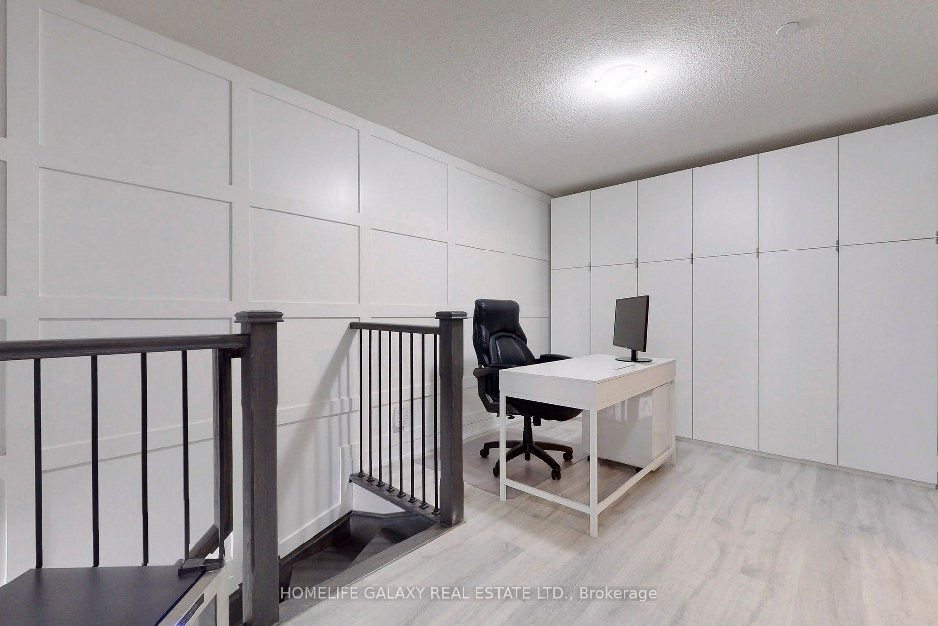 251 Manitoba St, #101