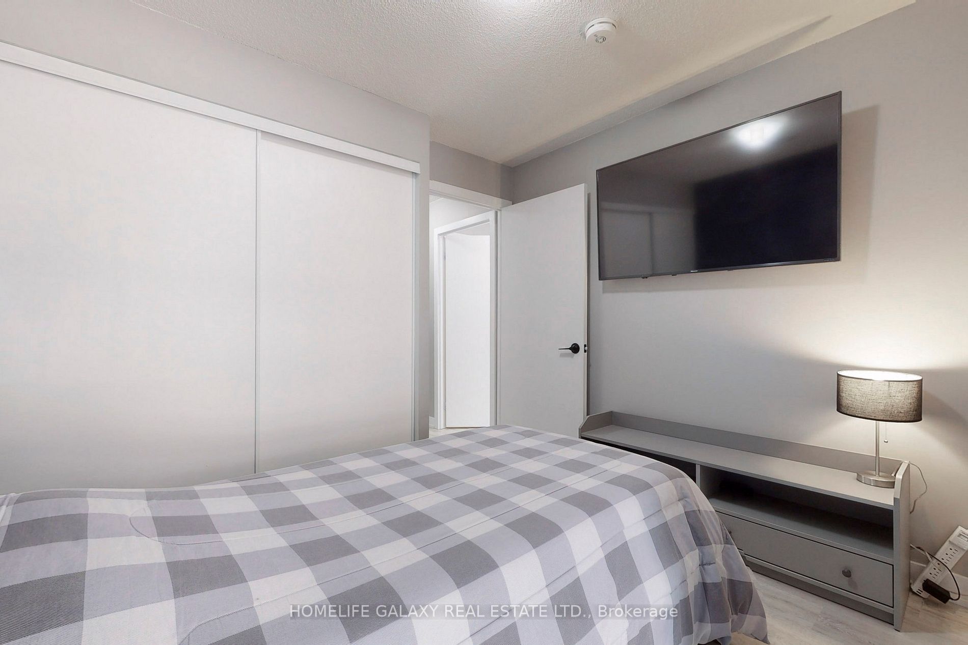 251 Manitoba St, #101