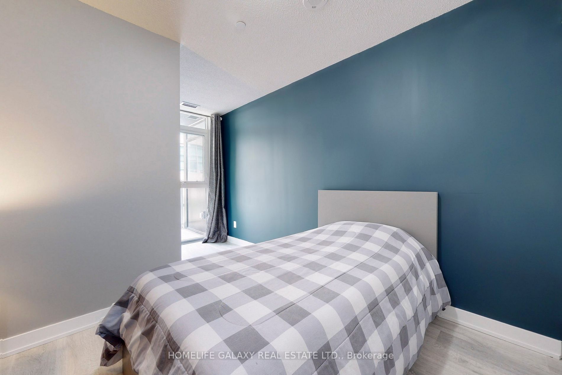 251 Manitoba St, #101