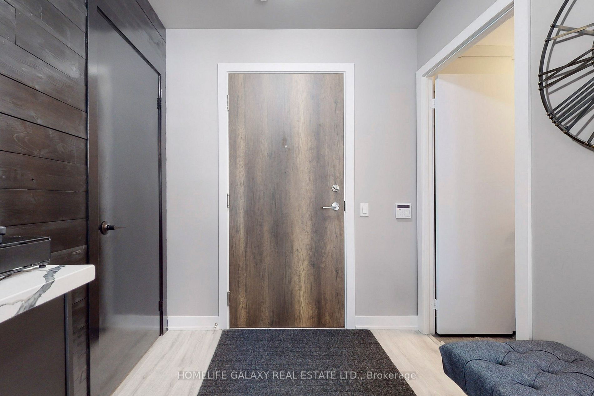 251 Manitoba St, #101
