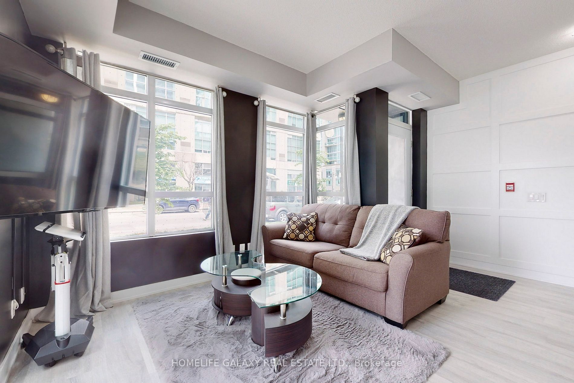 251 Manitoba St, #101