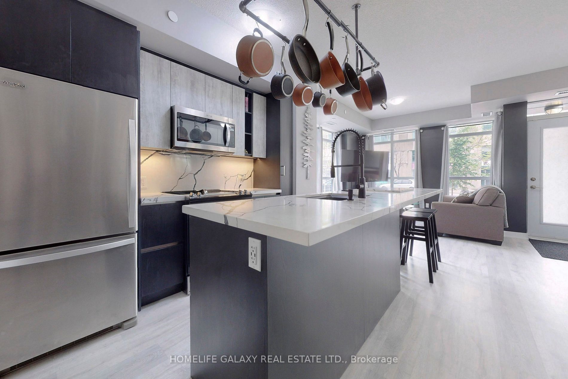 251 Manitoba St, #101
