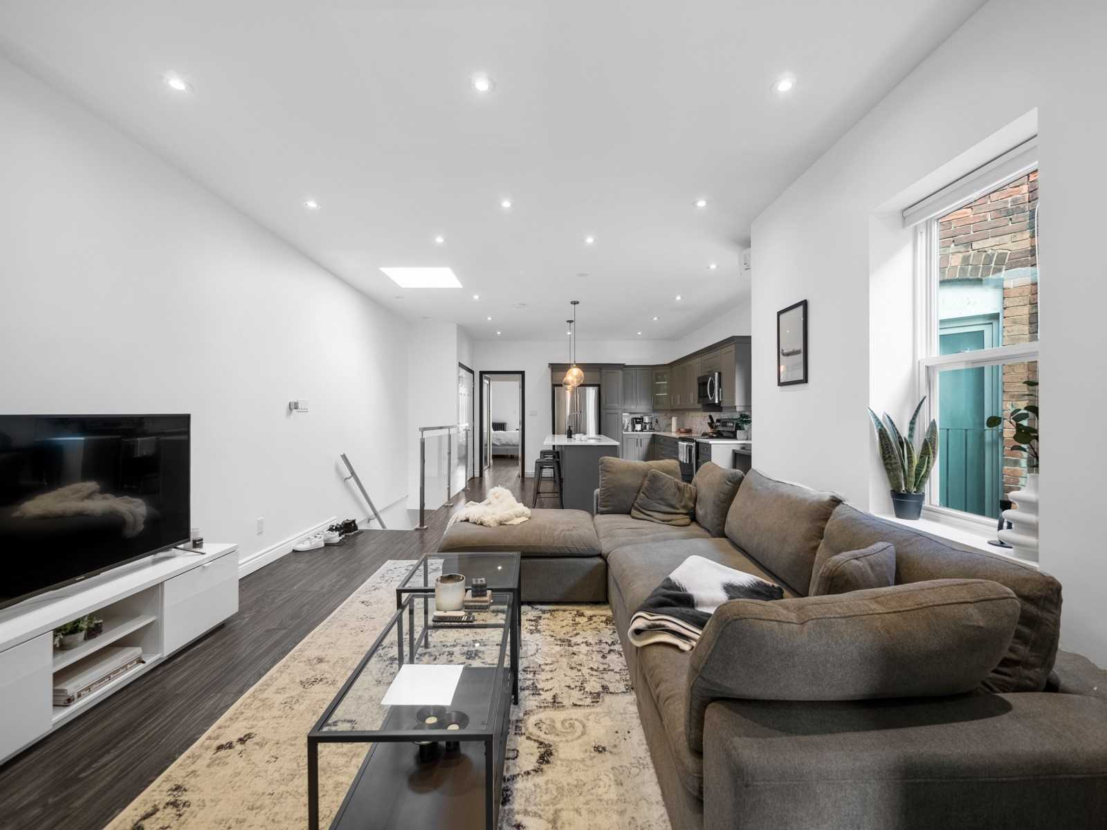 Listing W6008779 - Large Photo # 3