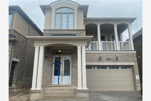 945 Chestnut Hts, Milton