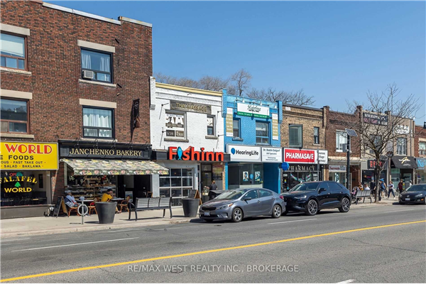 2392 Bloor St W, Toronto