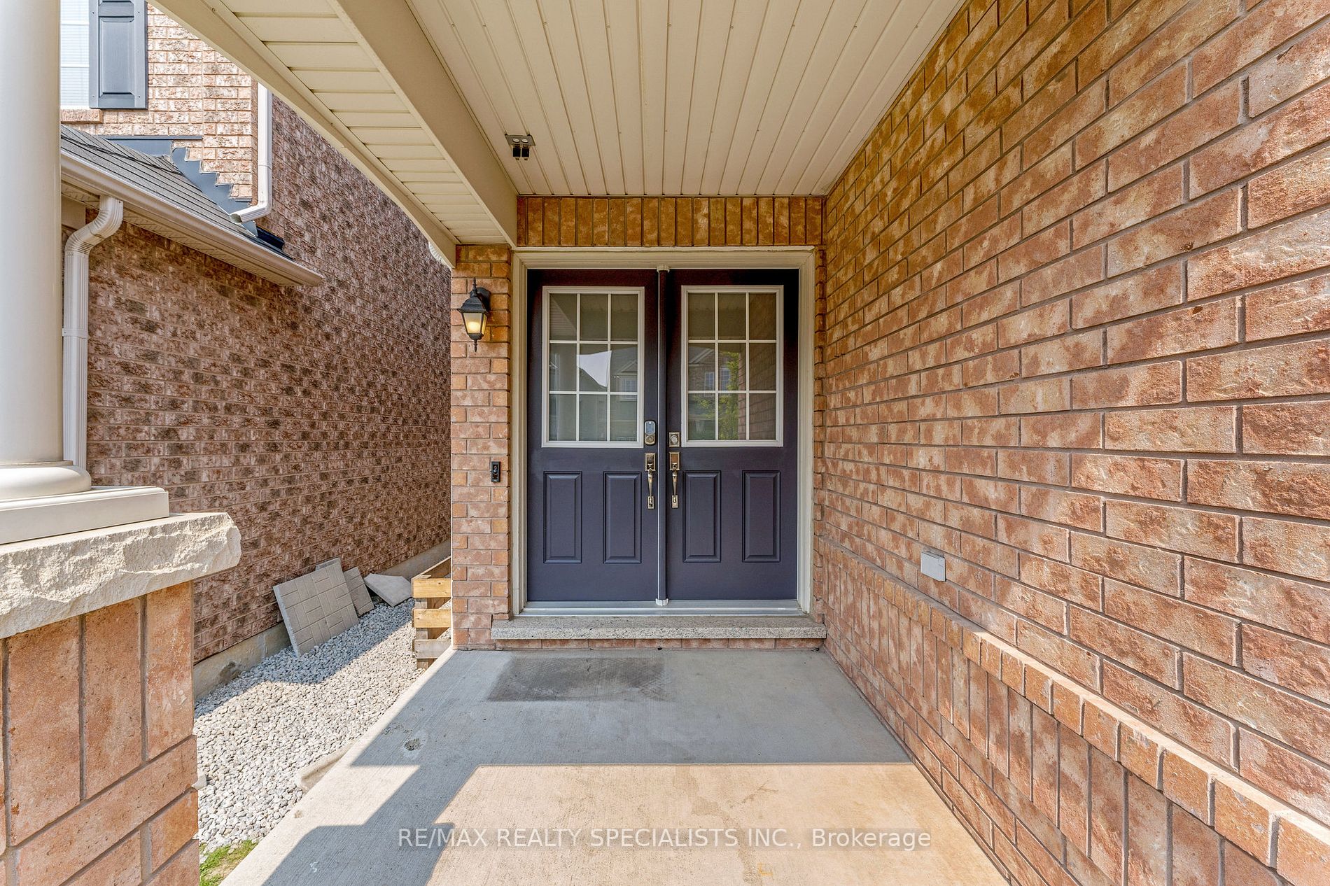 Listing W6009700 - Large Photo # 2