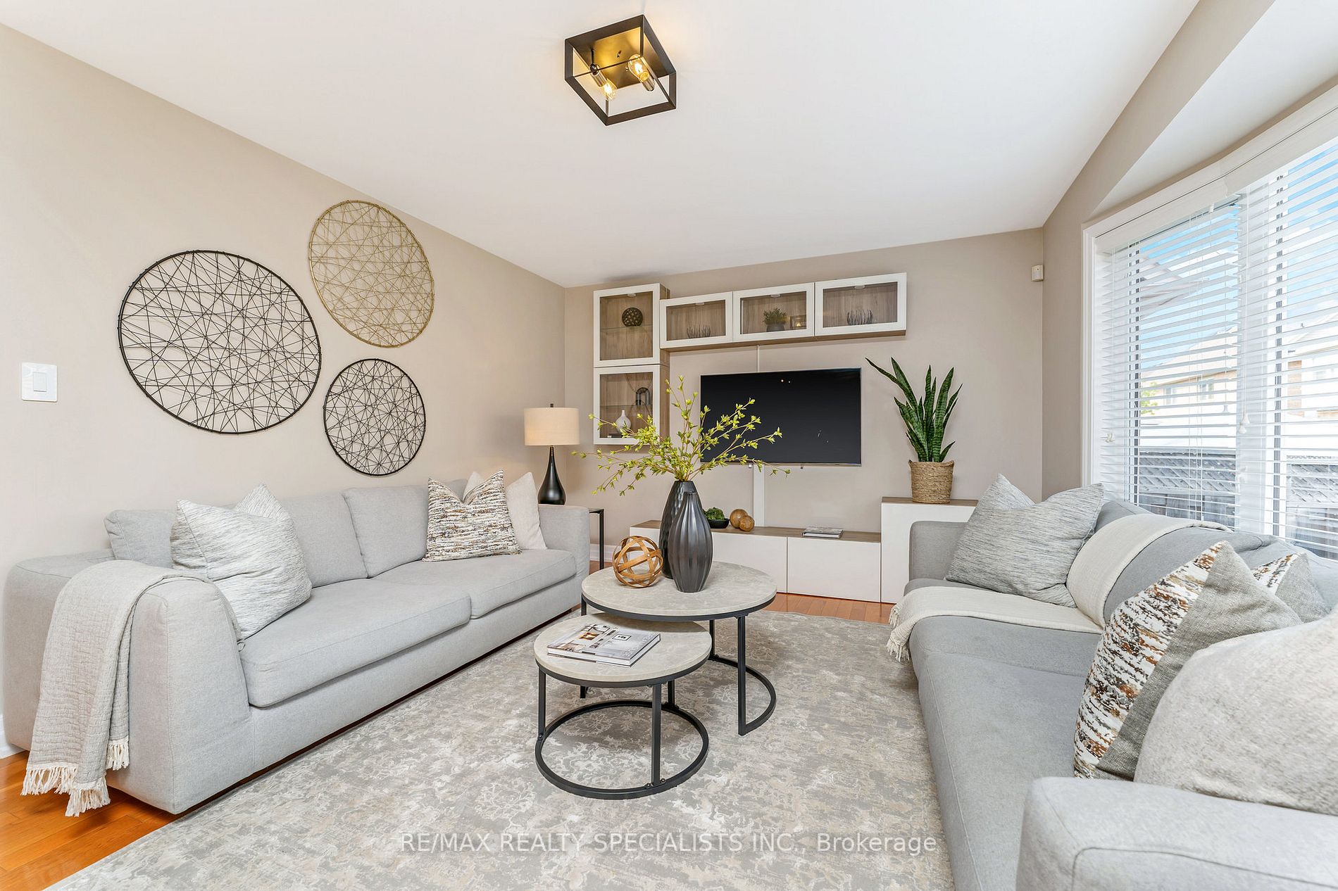 Listing W6009700 - Large Photo # 12