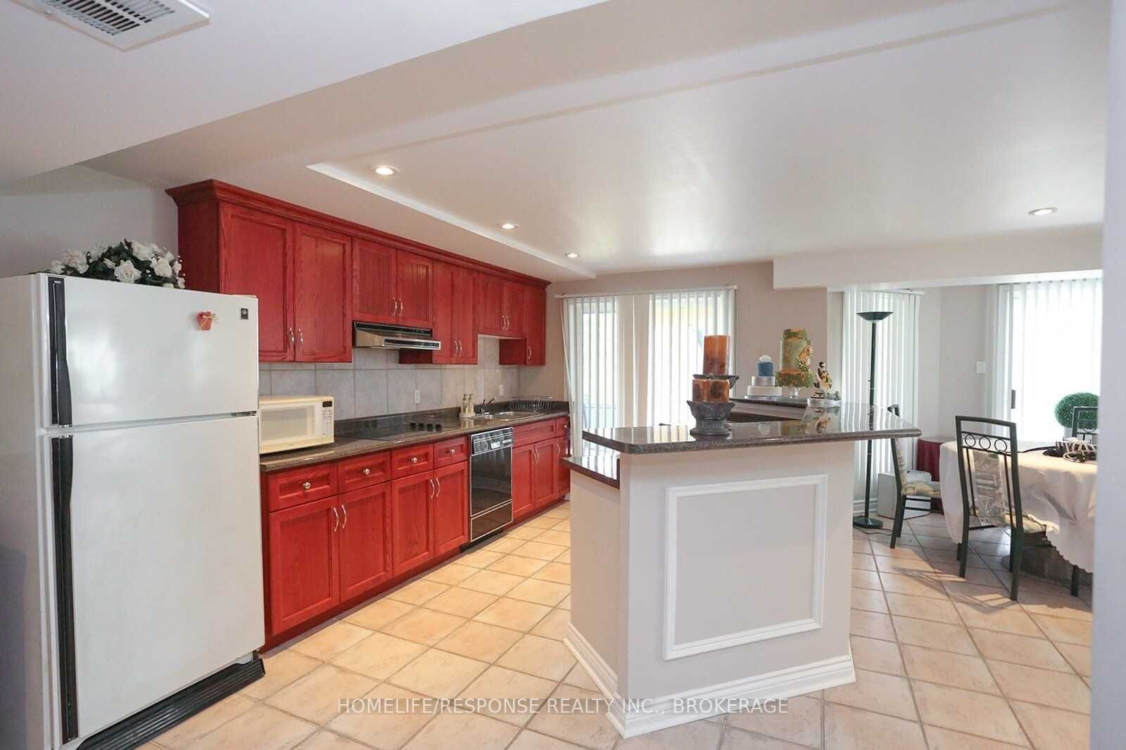 2166 Erin Centre Blvd