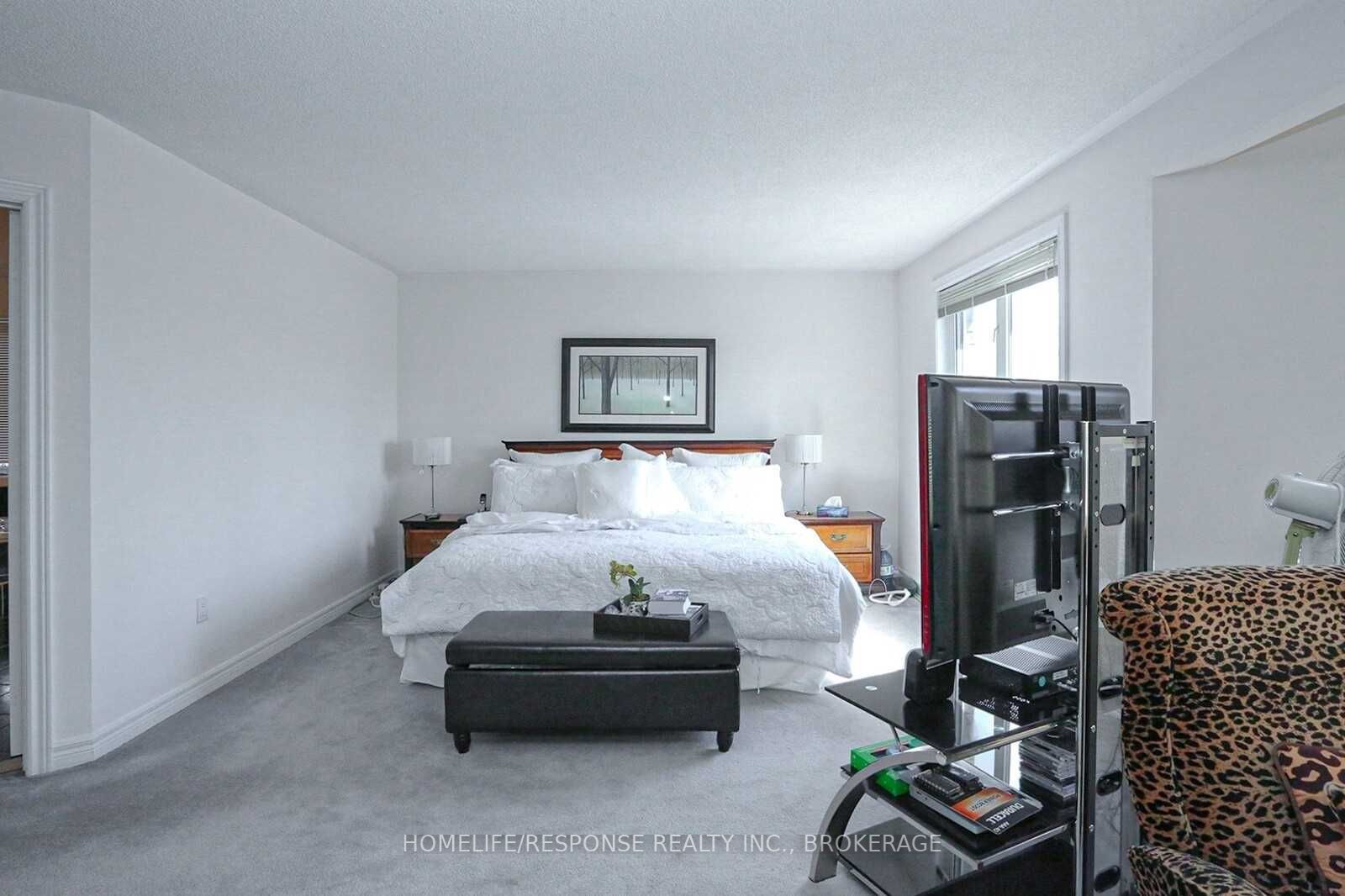 2166 Erin Centre Blvd