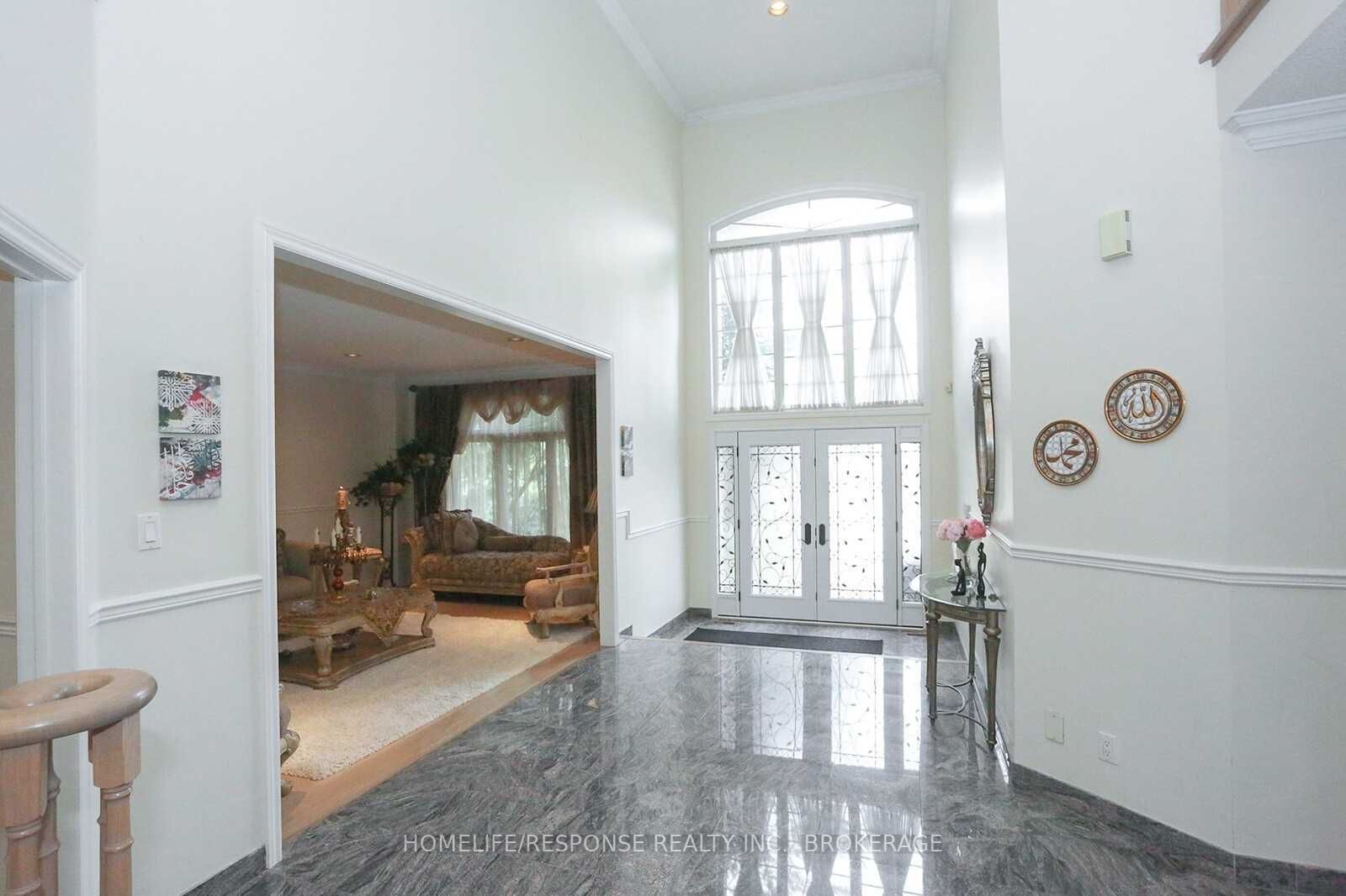 2166 Erin Centre Blvd