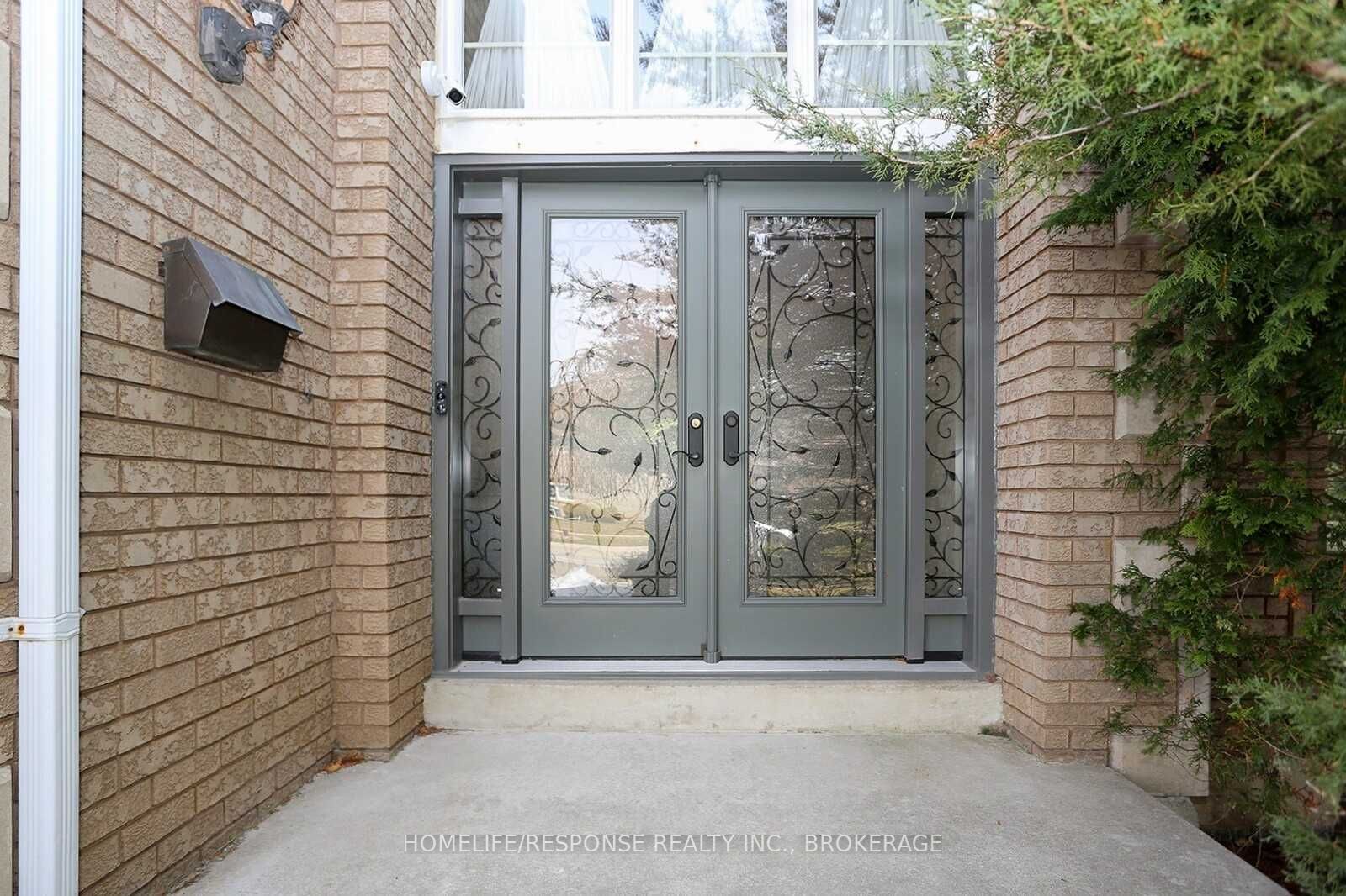 2166 Erin Centre Blvd