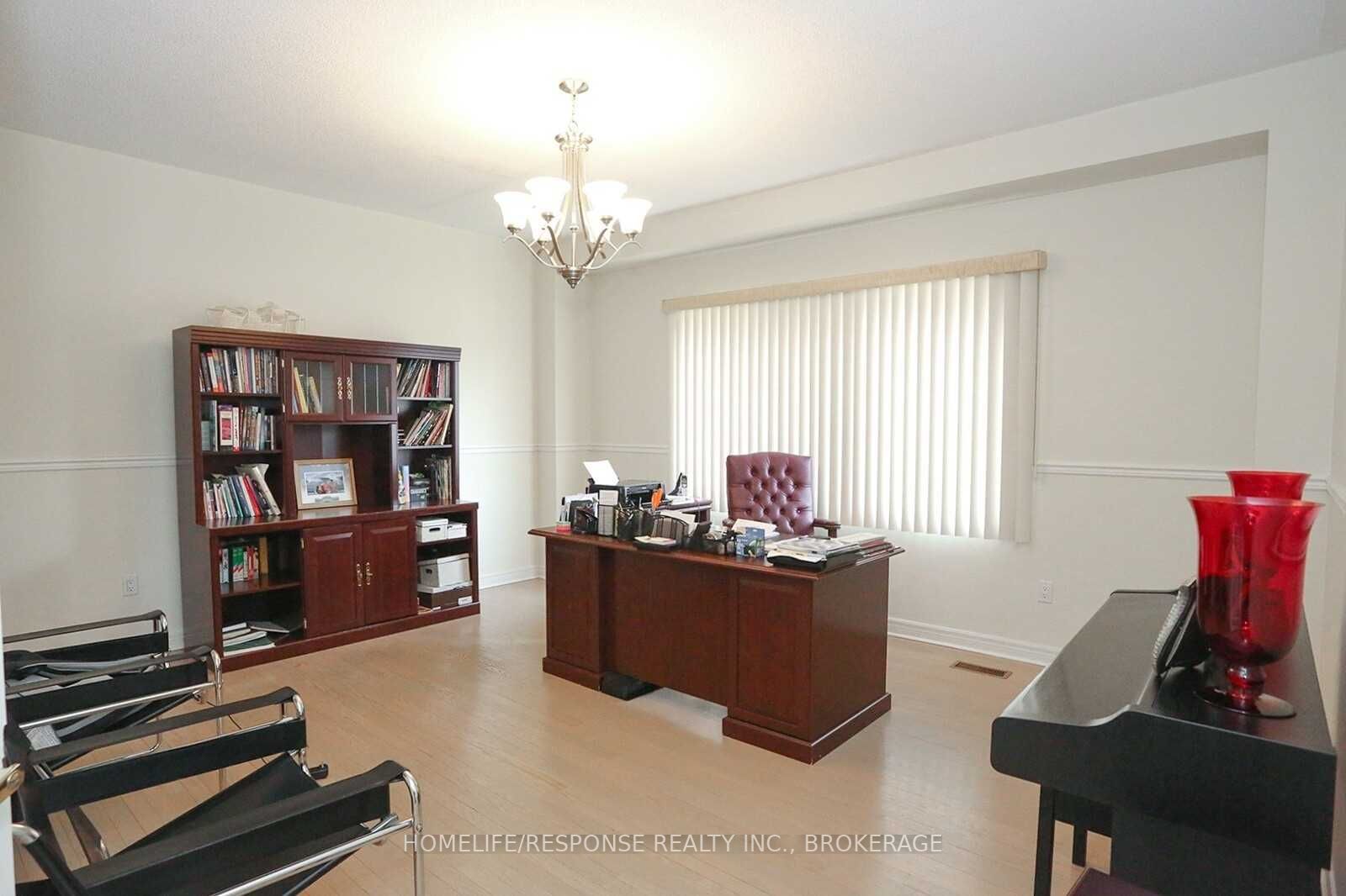 2166 Erin Centre Blvd