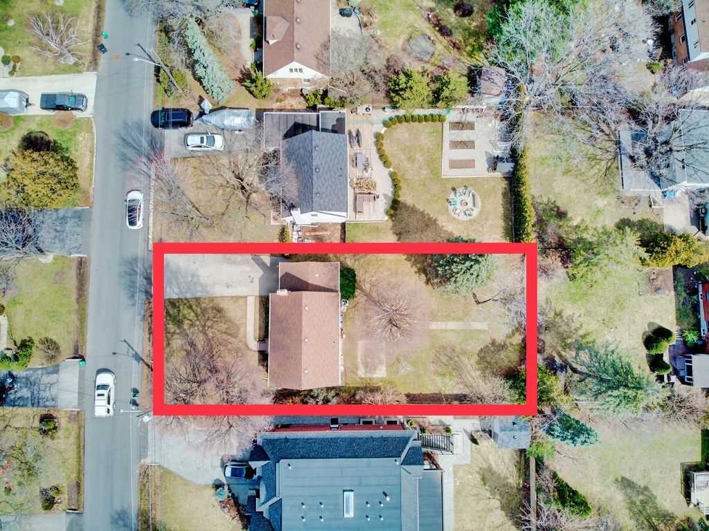 1166 Greening Ave