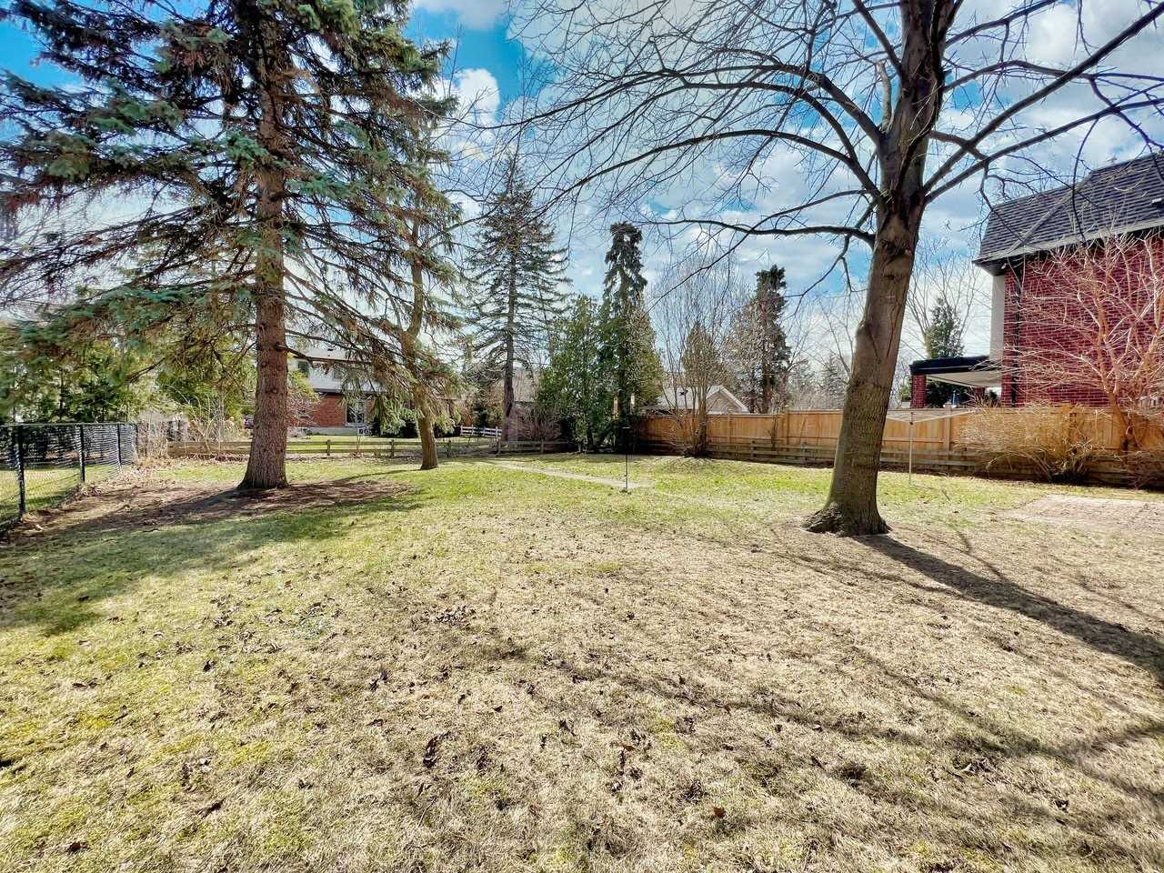 1166 Greening Ave