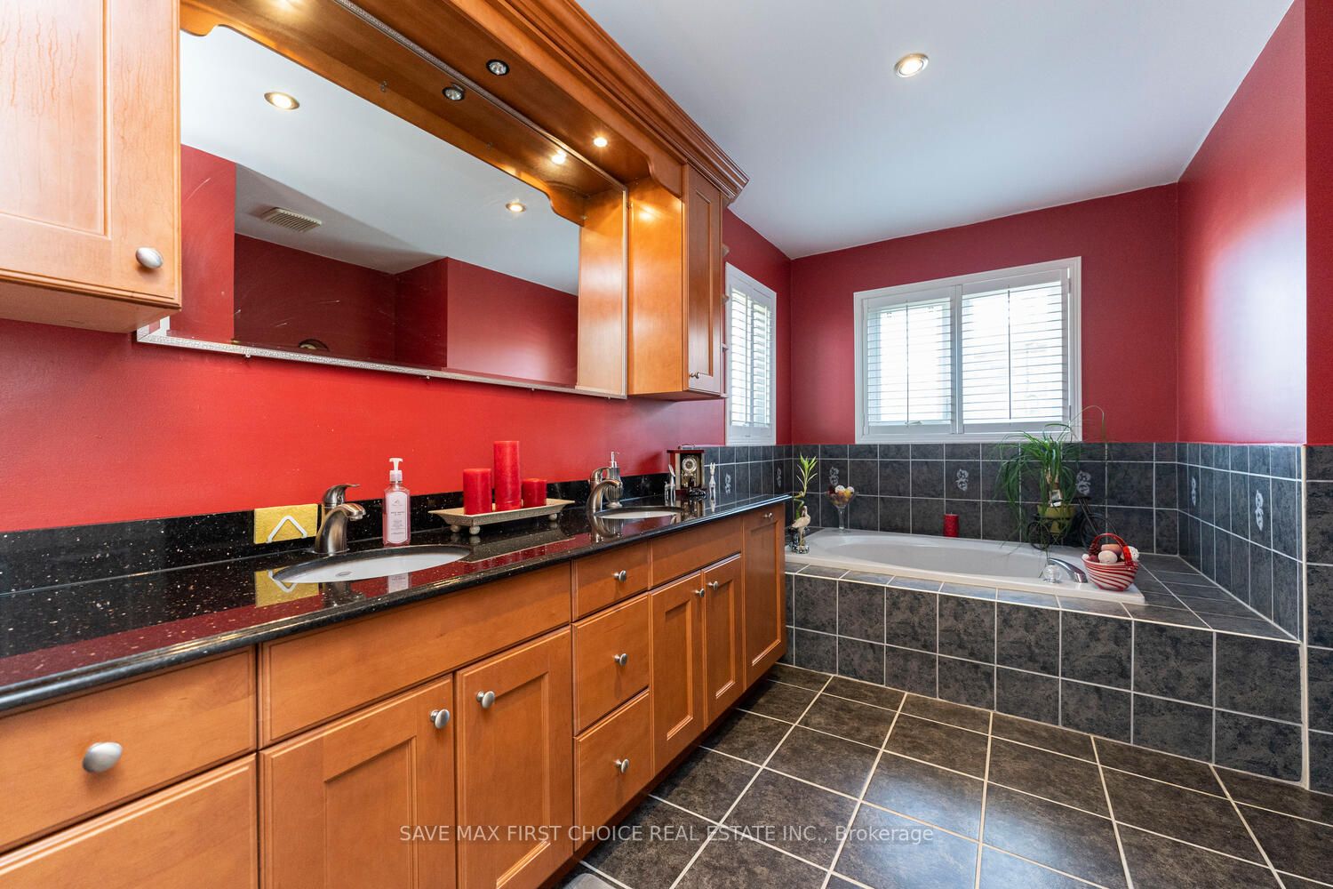 4812 Crystal Rose Dr