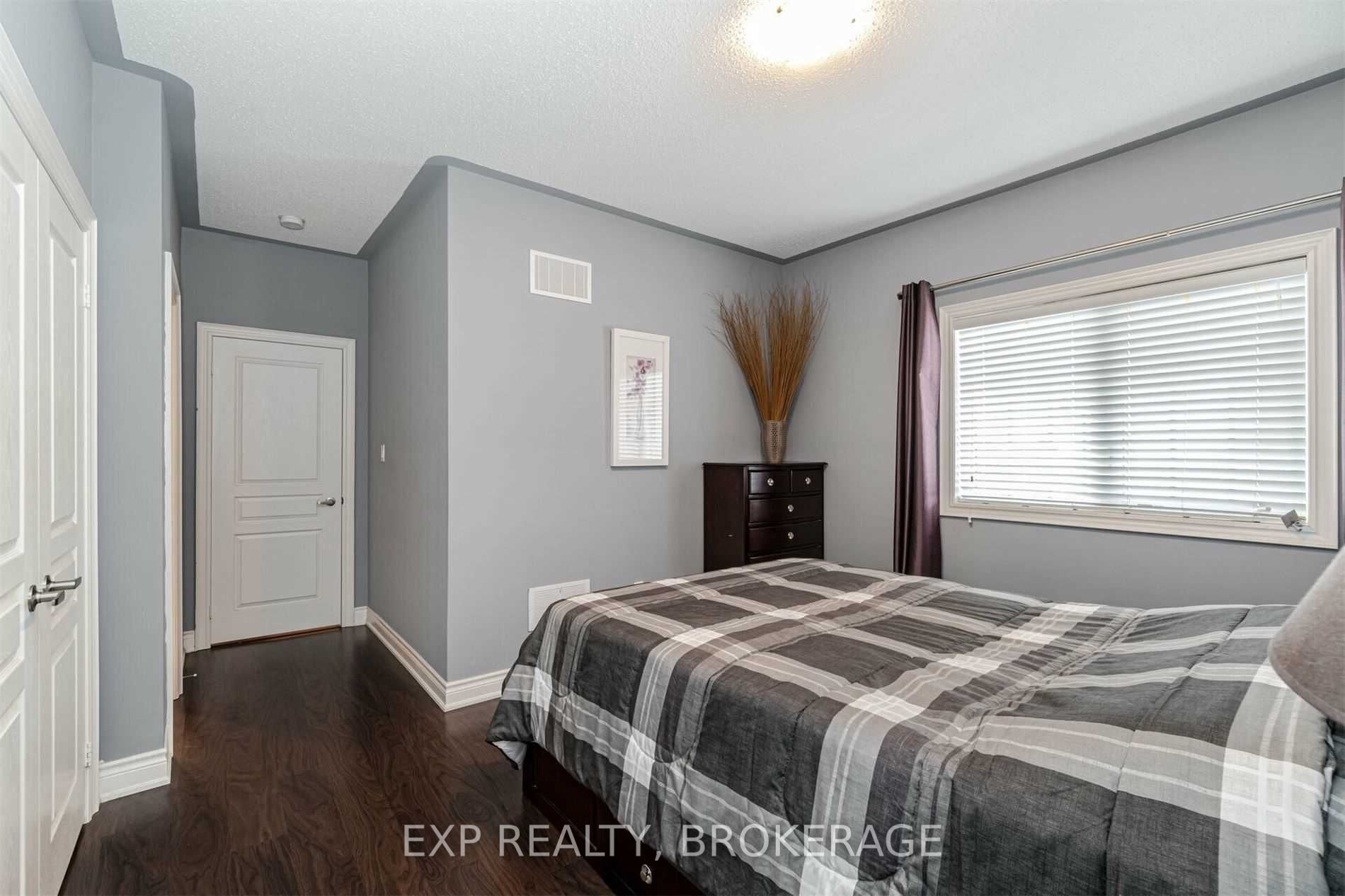 40 Squire Ellis Dr