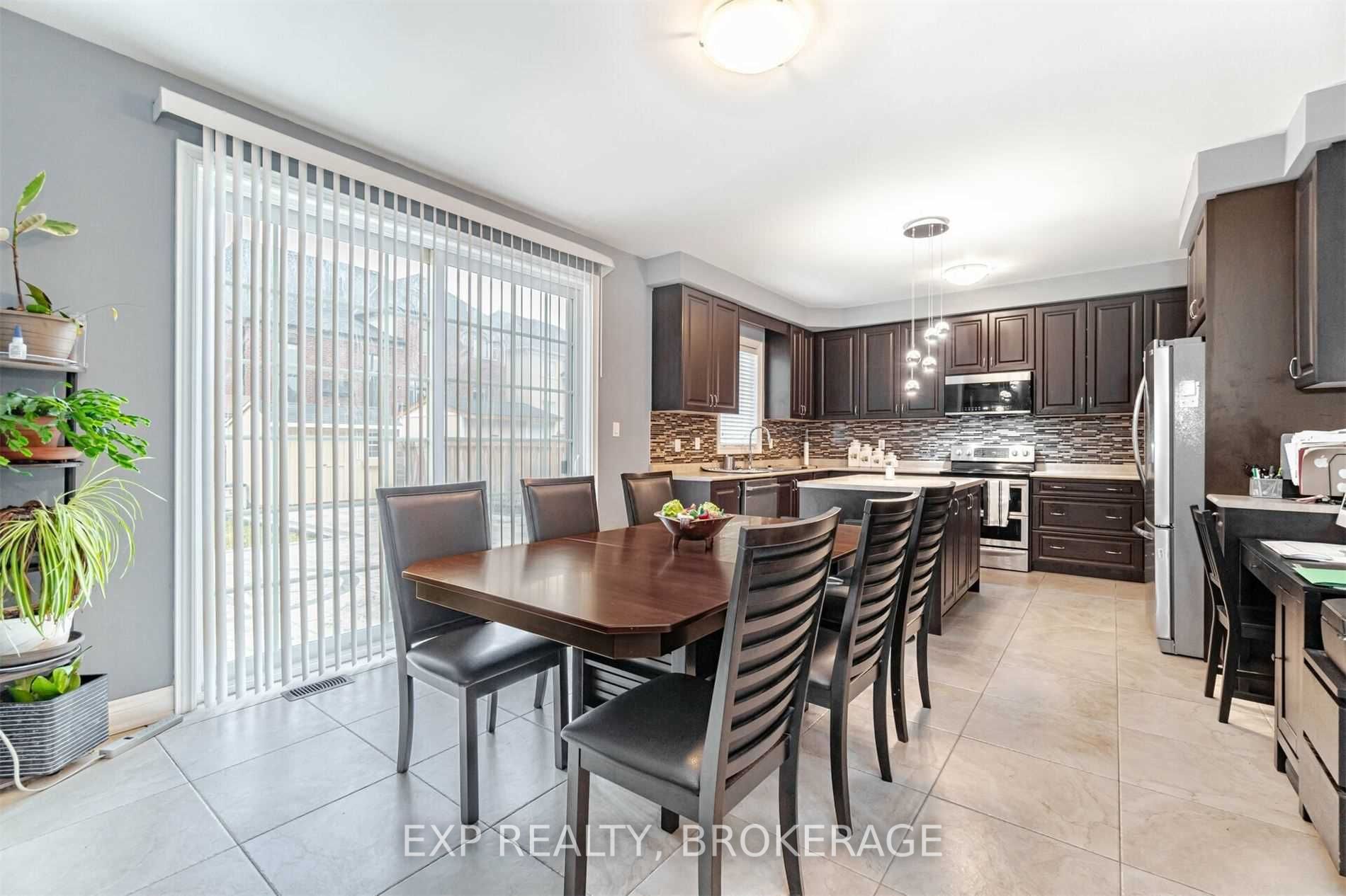 40 Squire Ellis Dr
