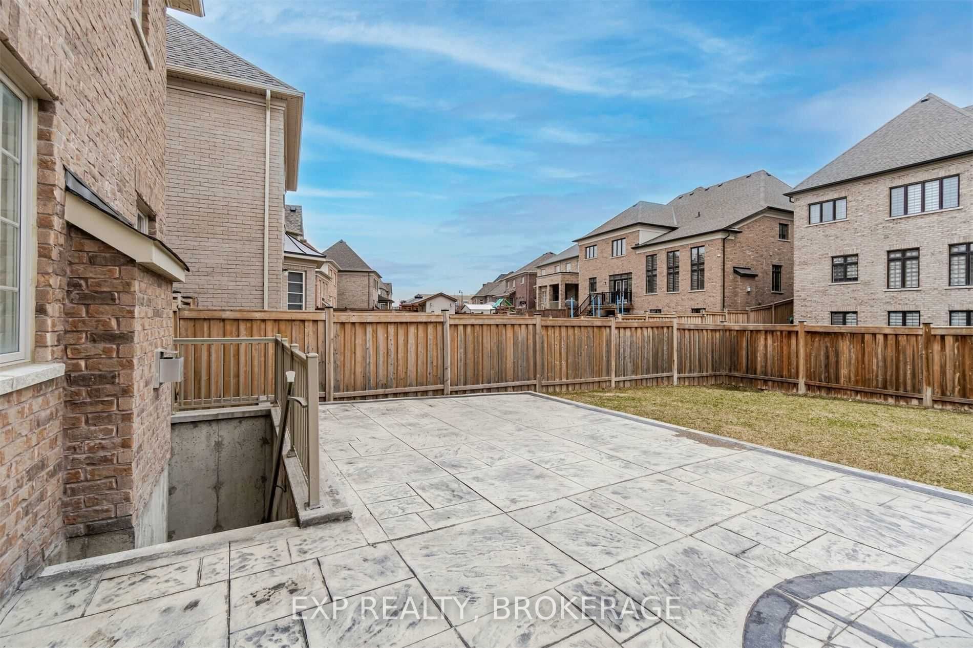 40 Squire Ellis Dr