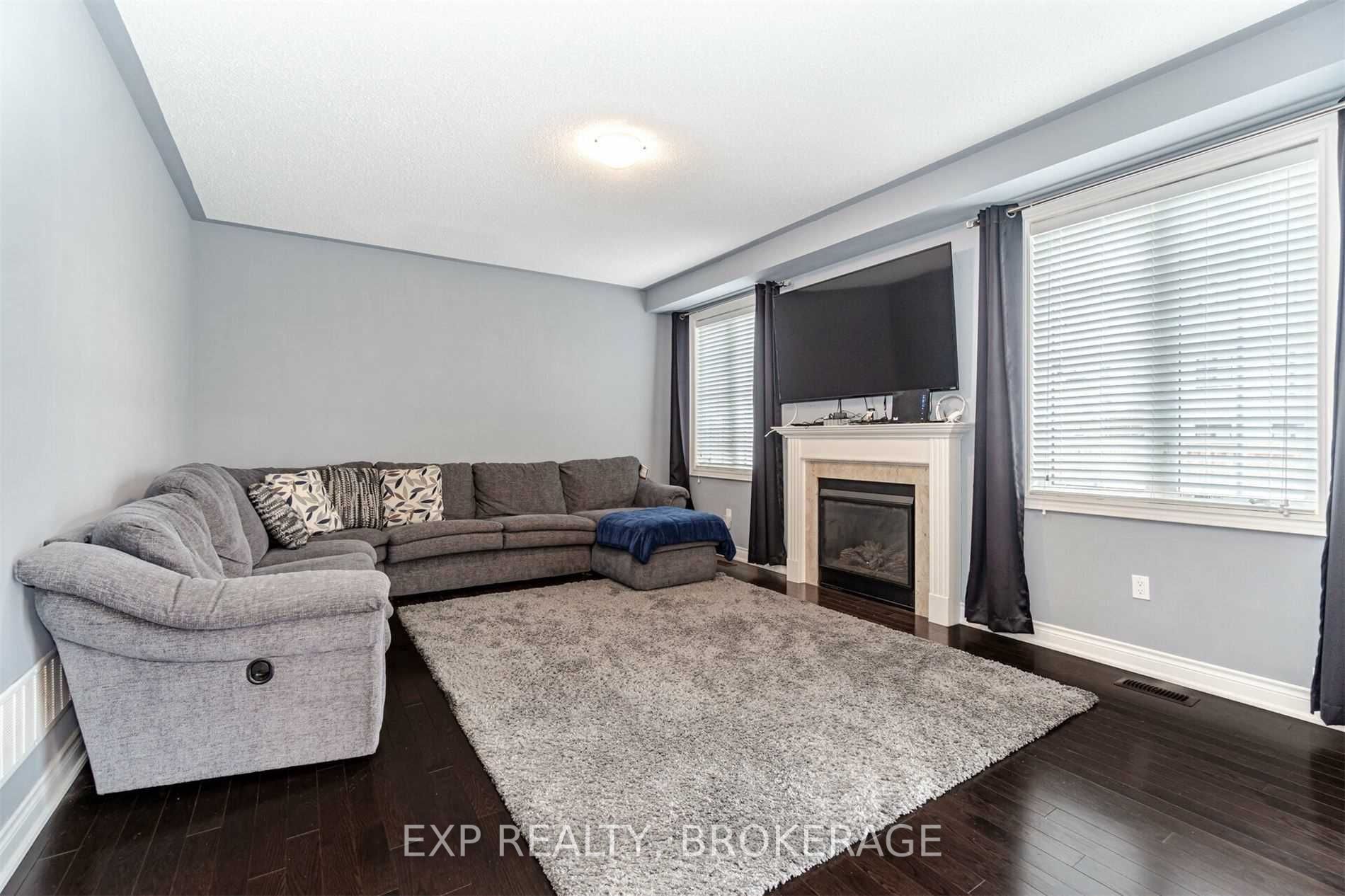 40 Squire Ellis Dr