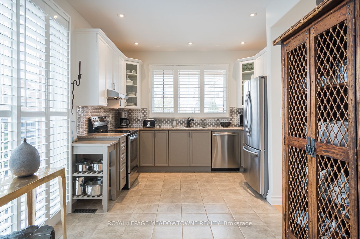 832 Rayner Court