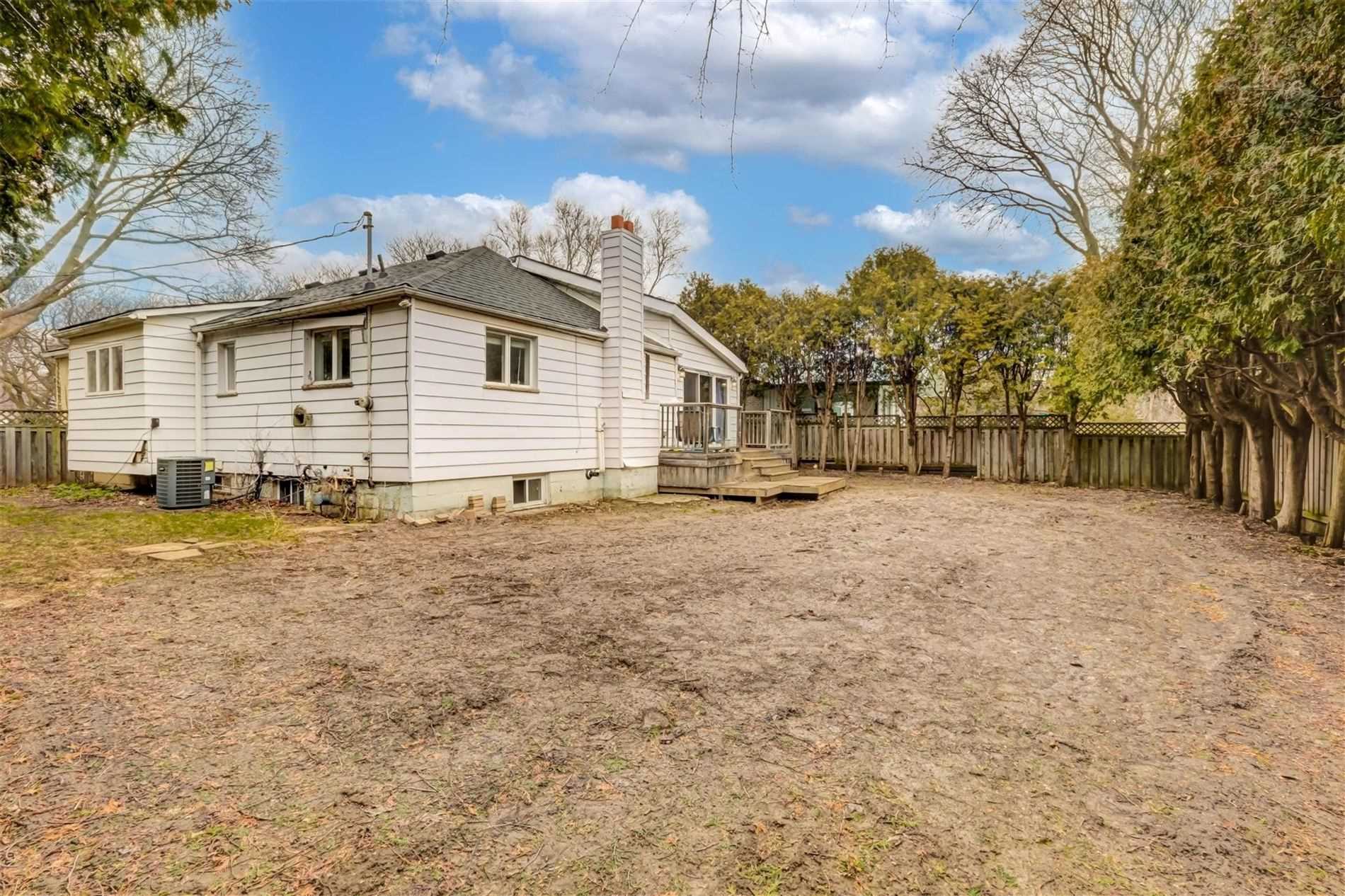 1036 Marley Crescent