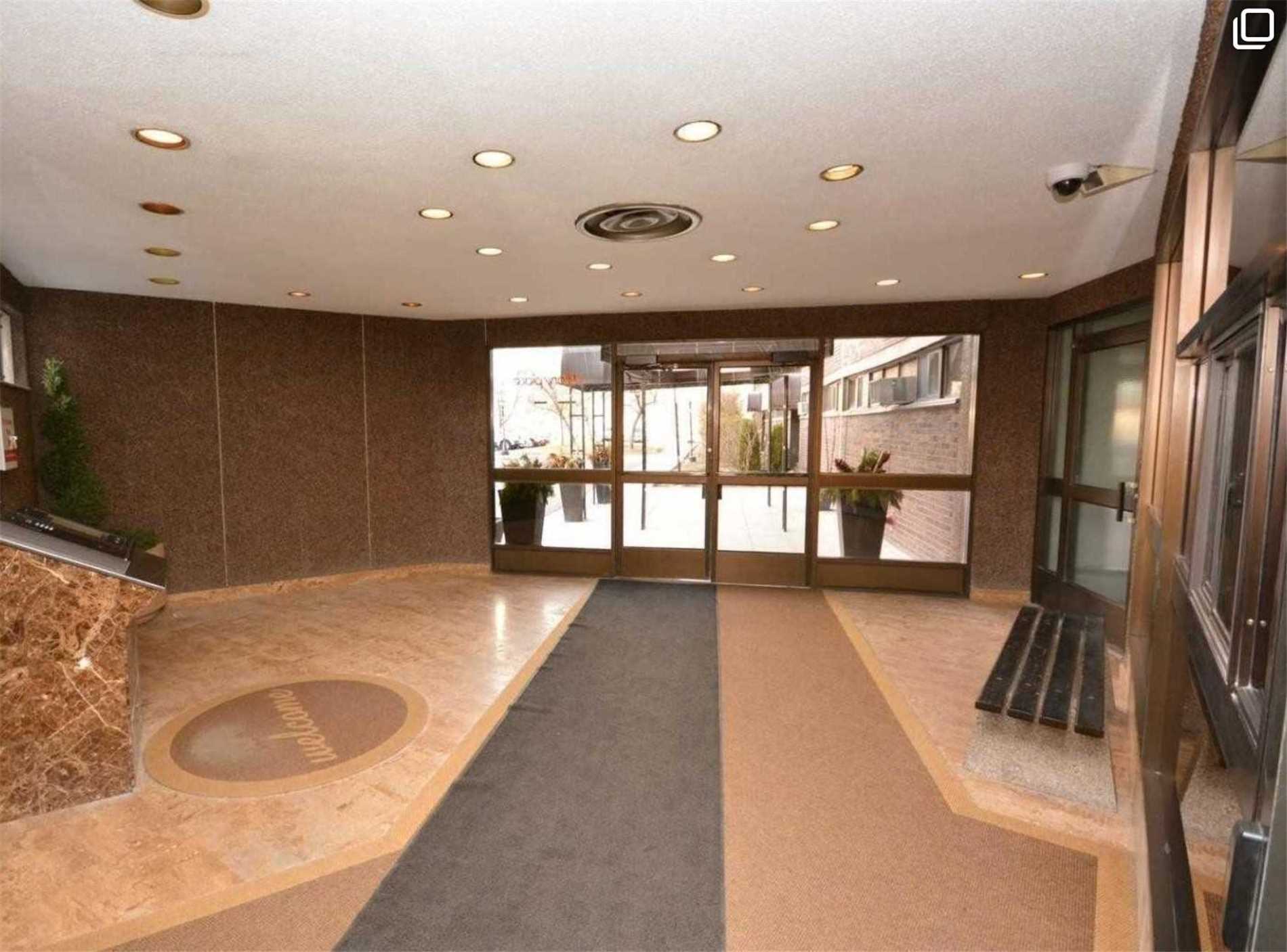 11 Wincott Dr, #1806