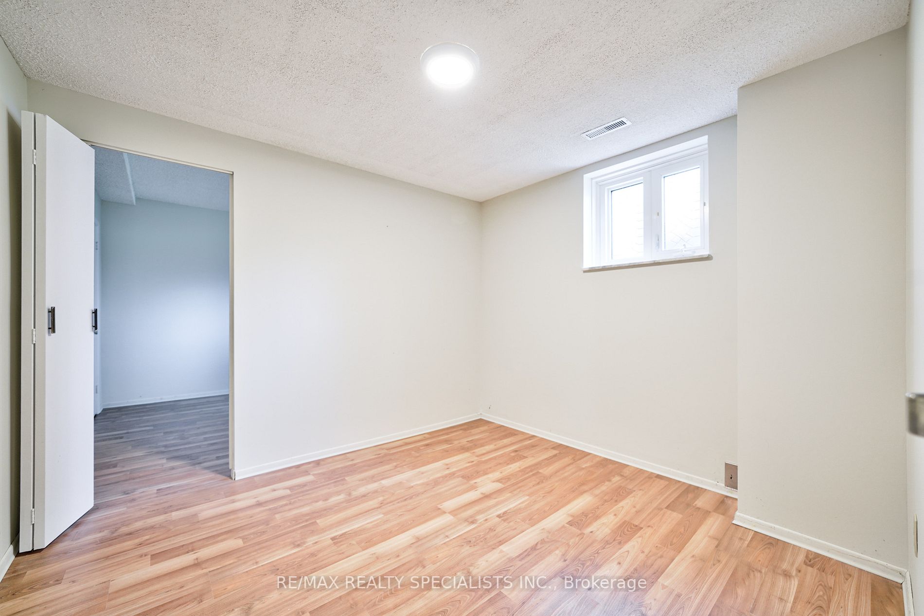 Listing W6012896 - Large Photo # 7