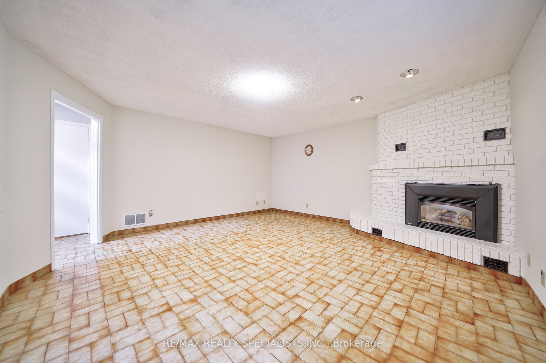 Listing W6012896 - Large Photo # 29